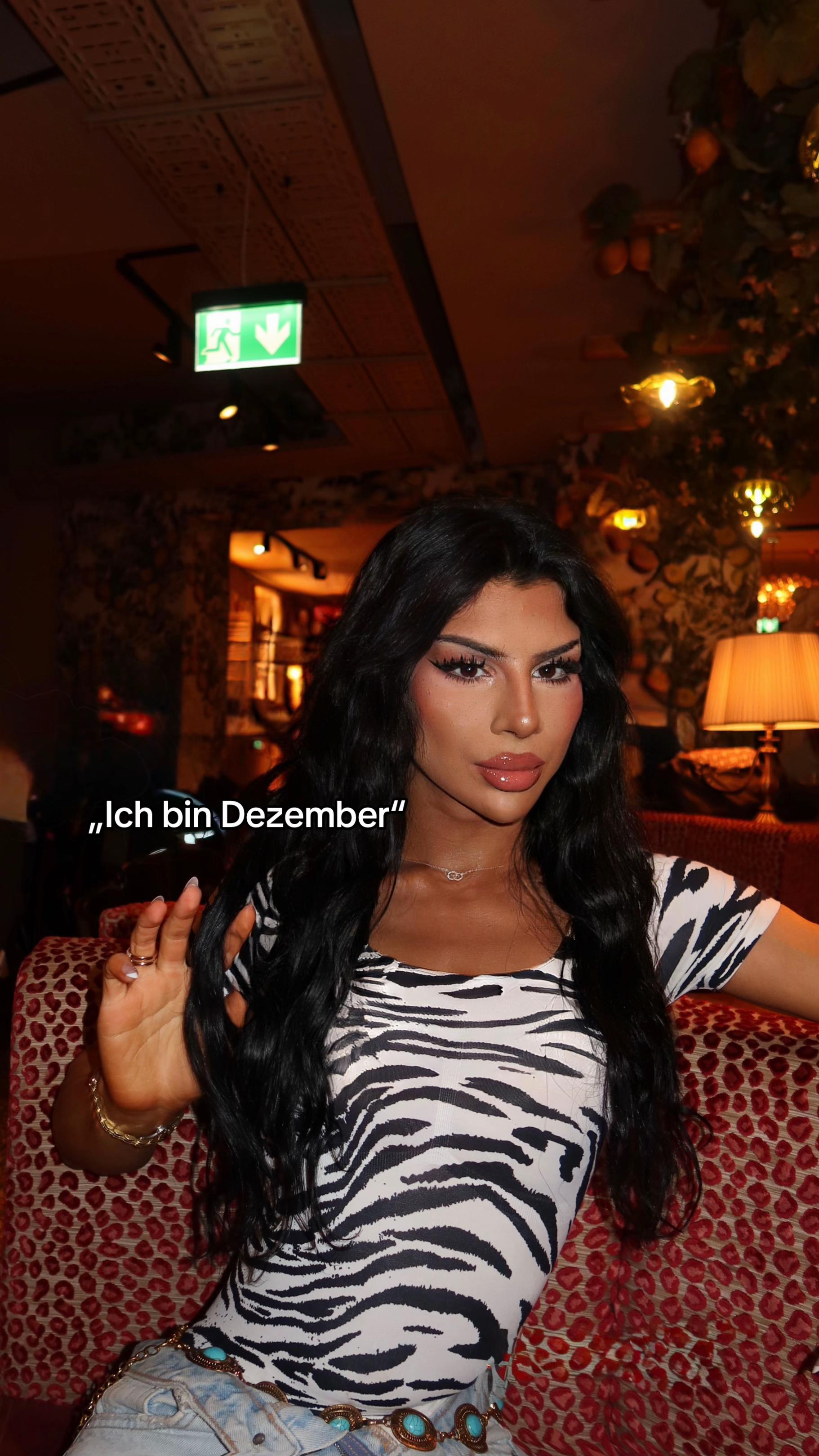 @ZarinaNova 👑