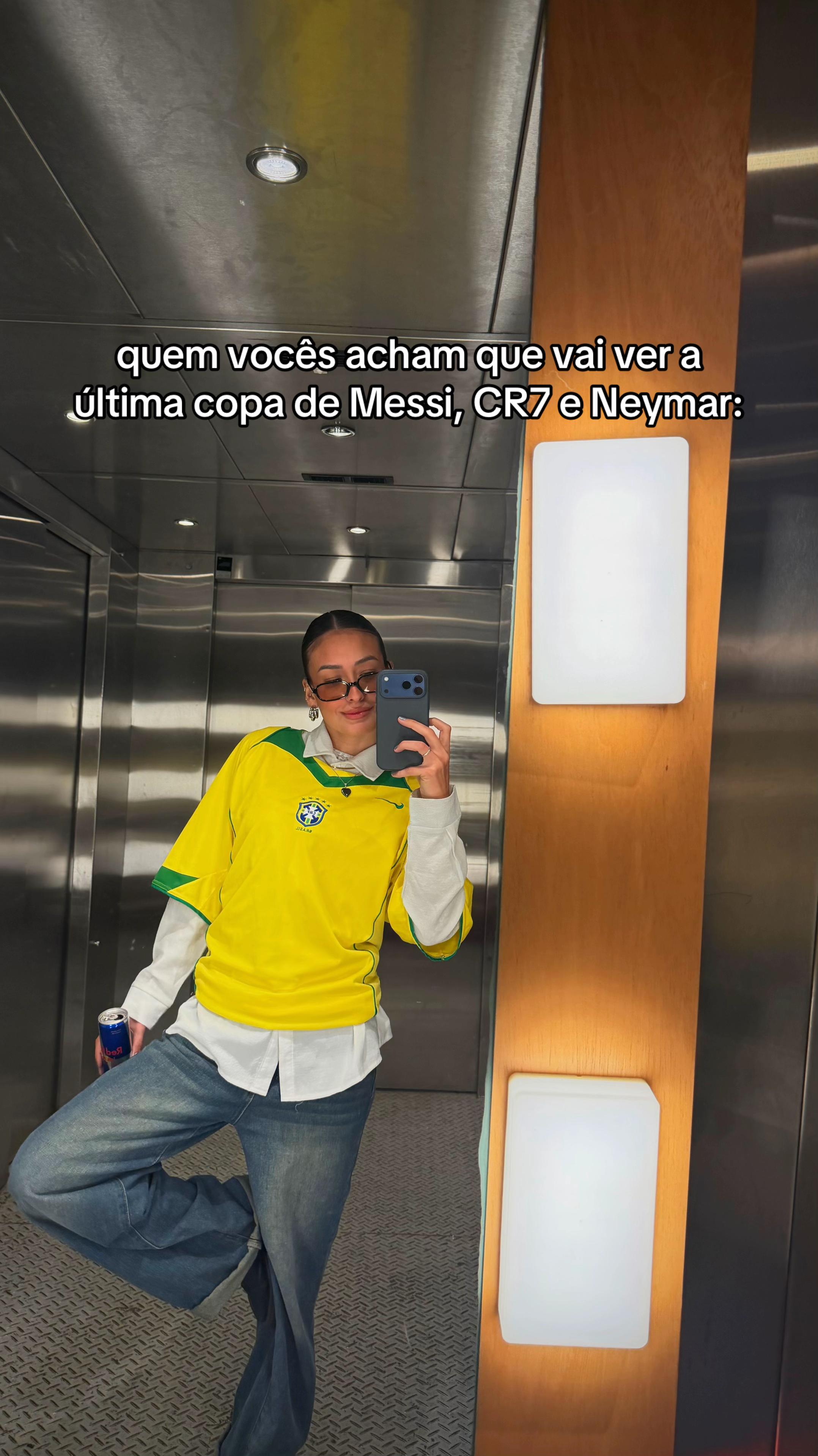 @_isabelademello