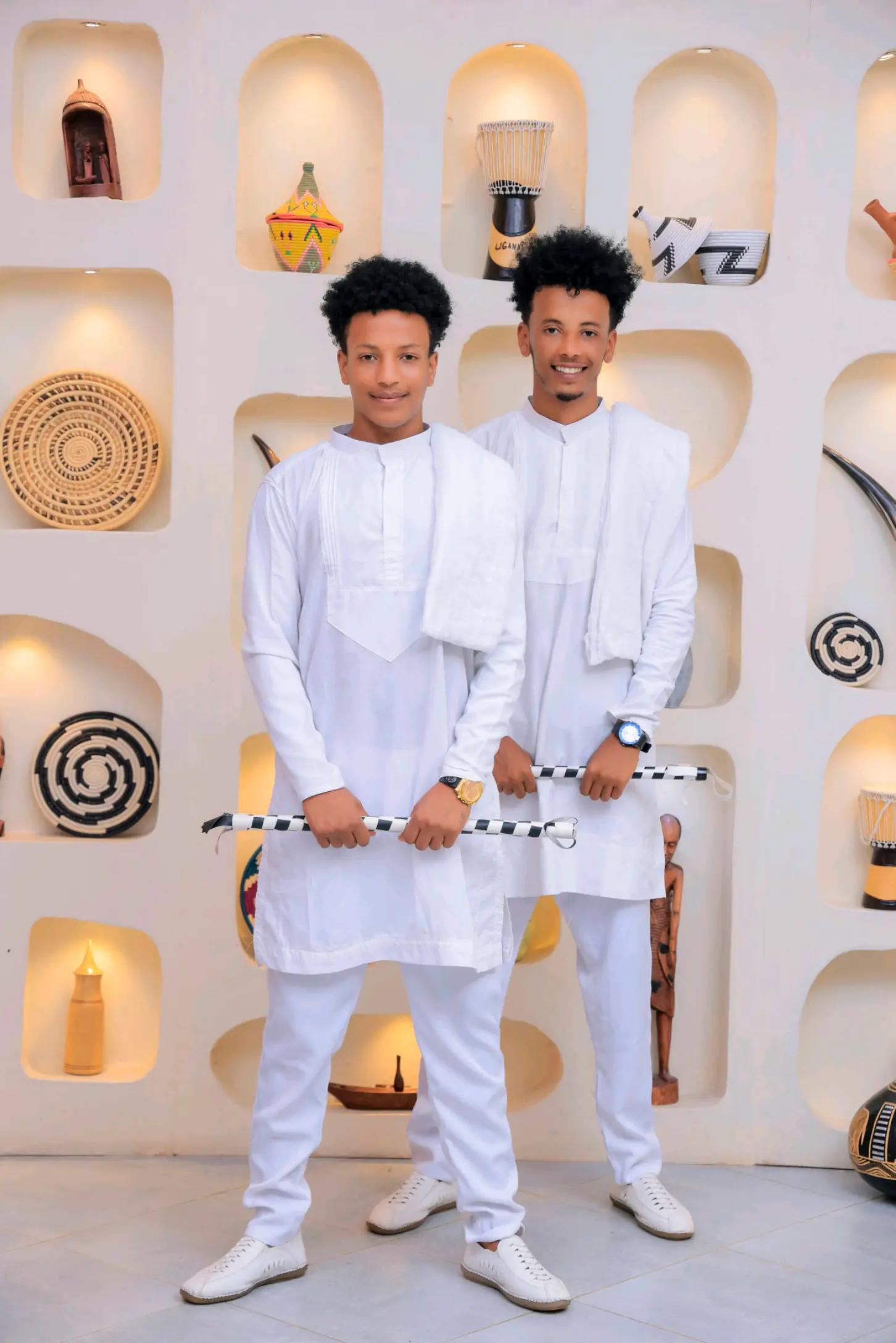 @Evu ሶቓር🇨🇭 💙🥂