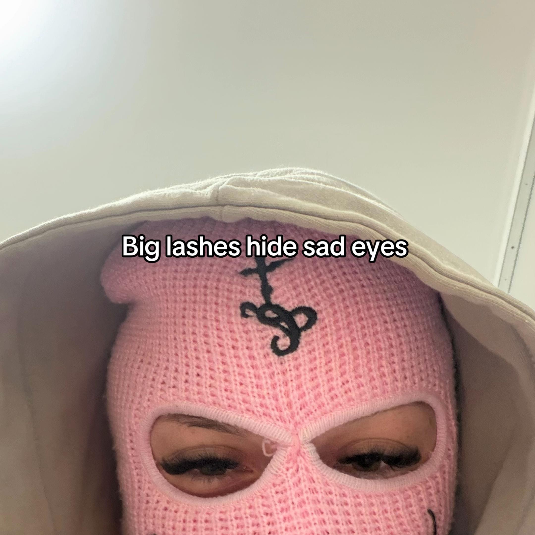 @ꨄ