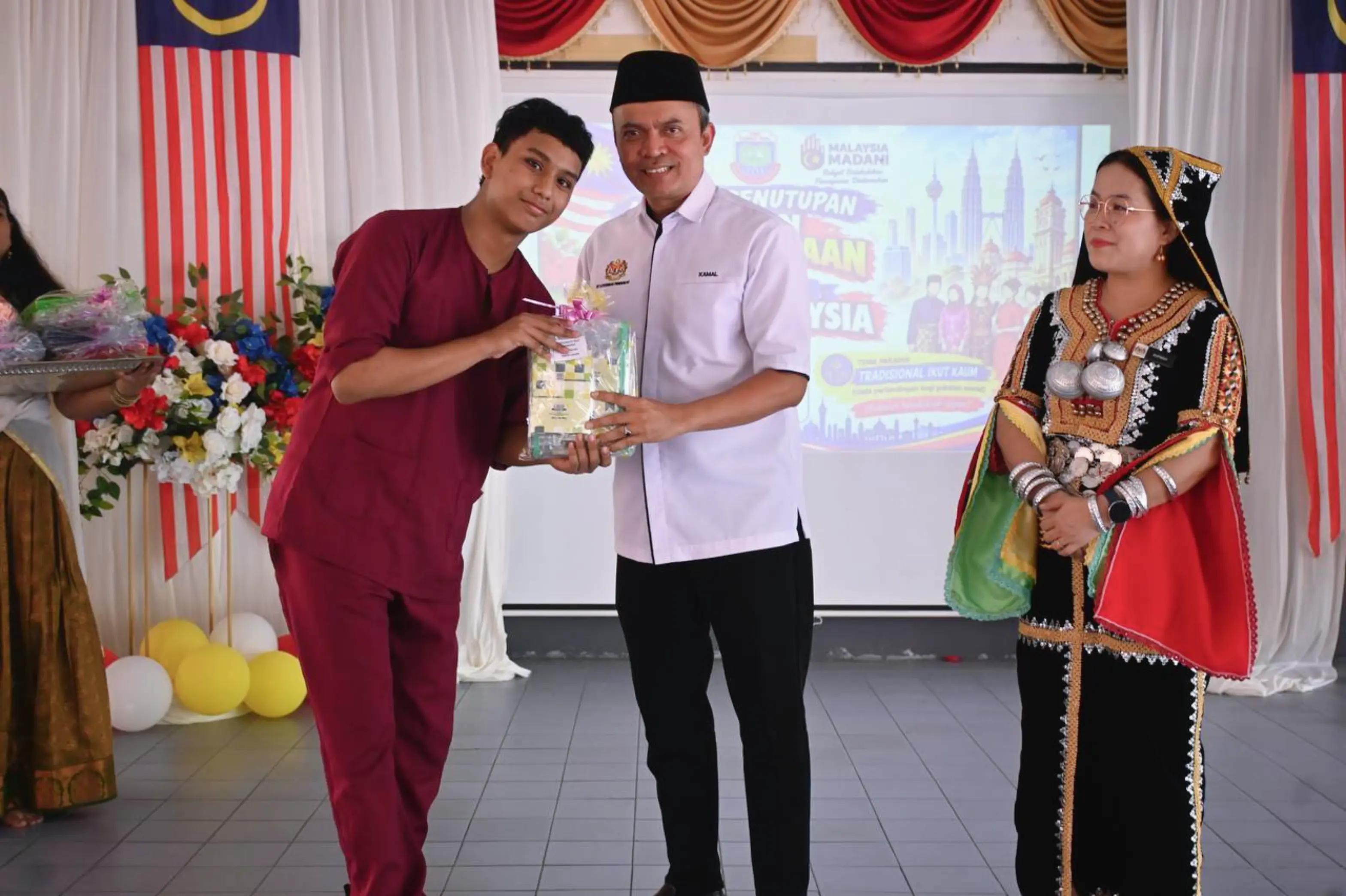 @Dr. Ahmad Kamal bin Ariffin