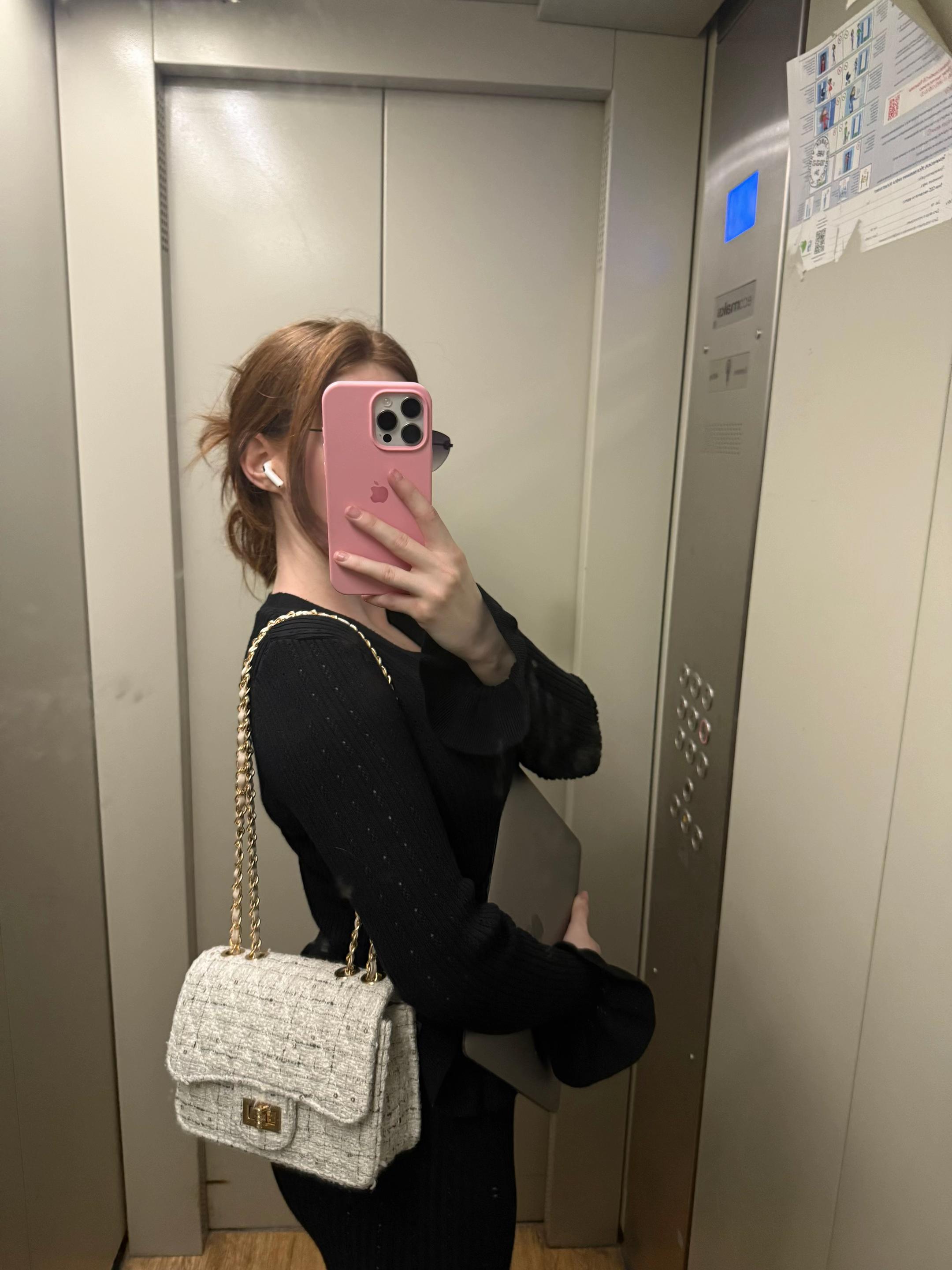 @Goldcherryy