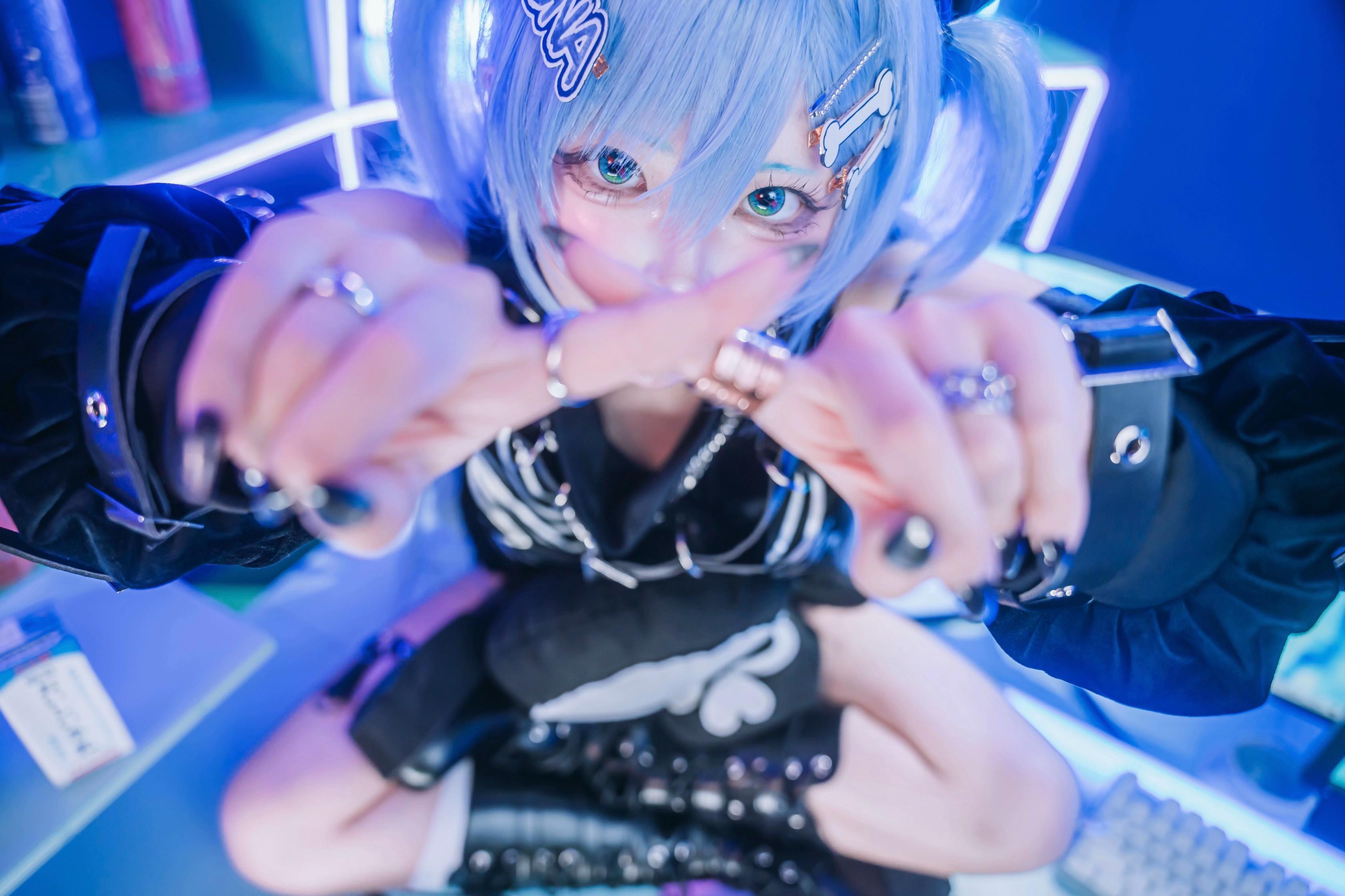 @あるく