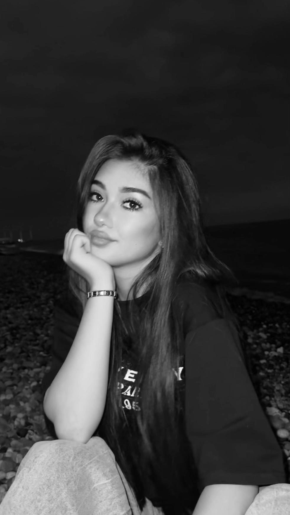 @𝐌