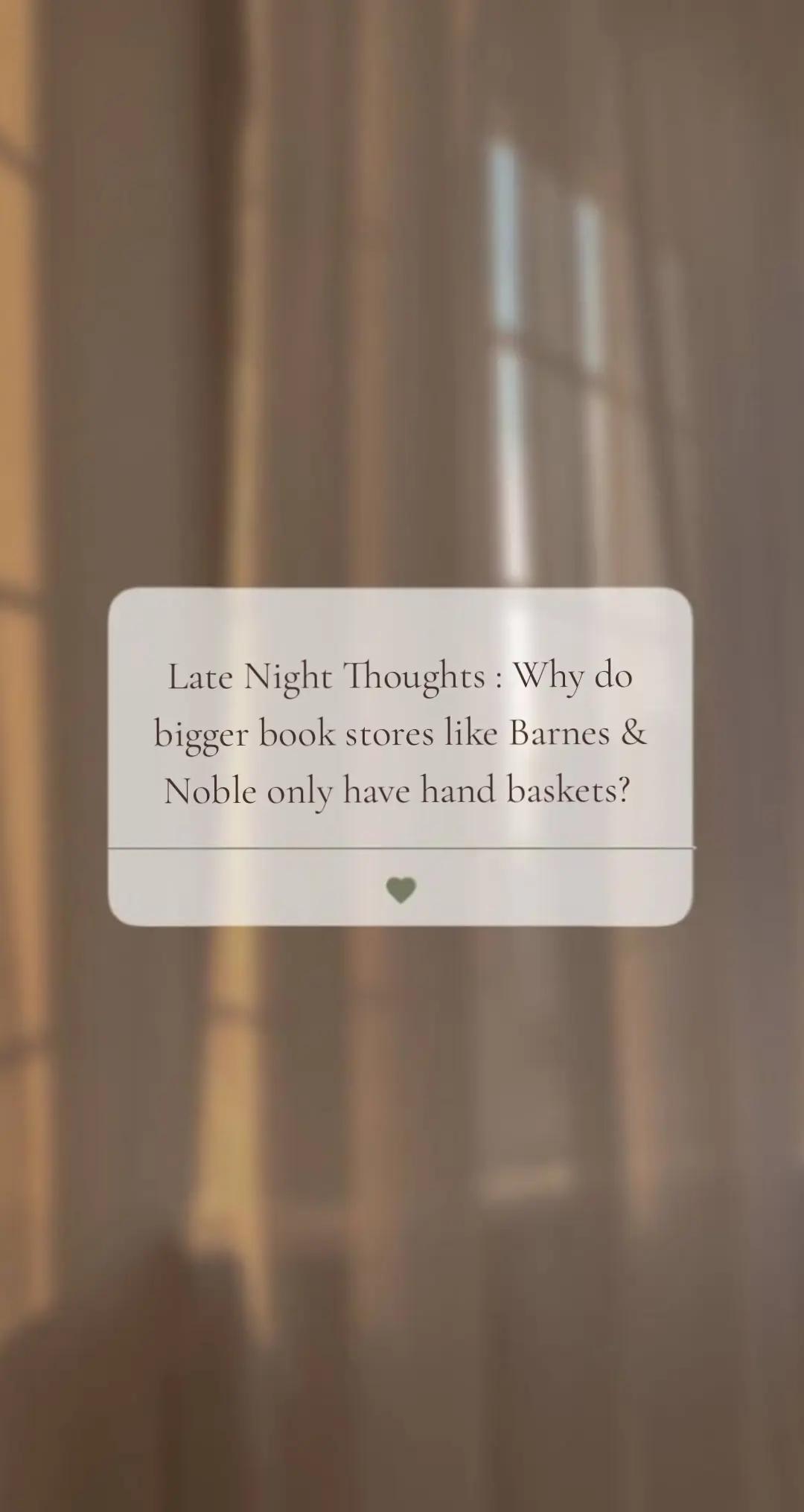 @LiteraryLunatic📚