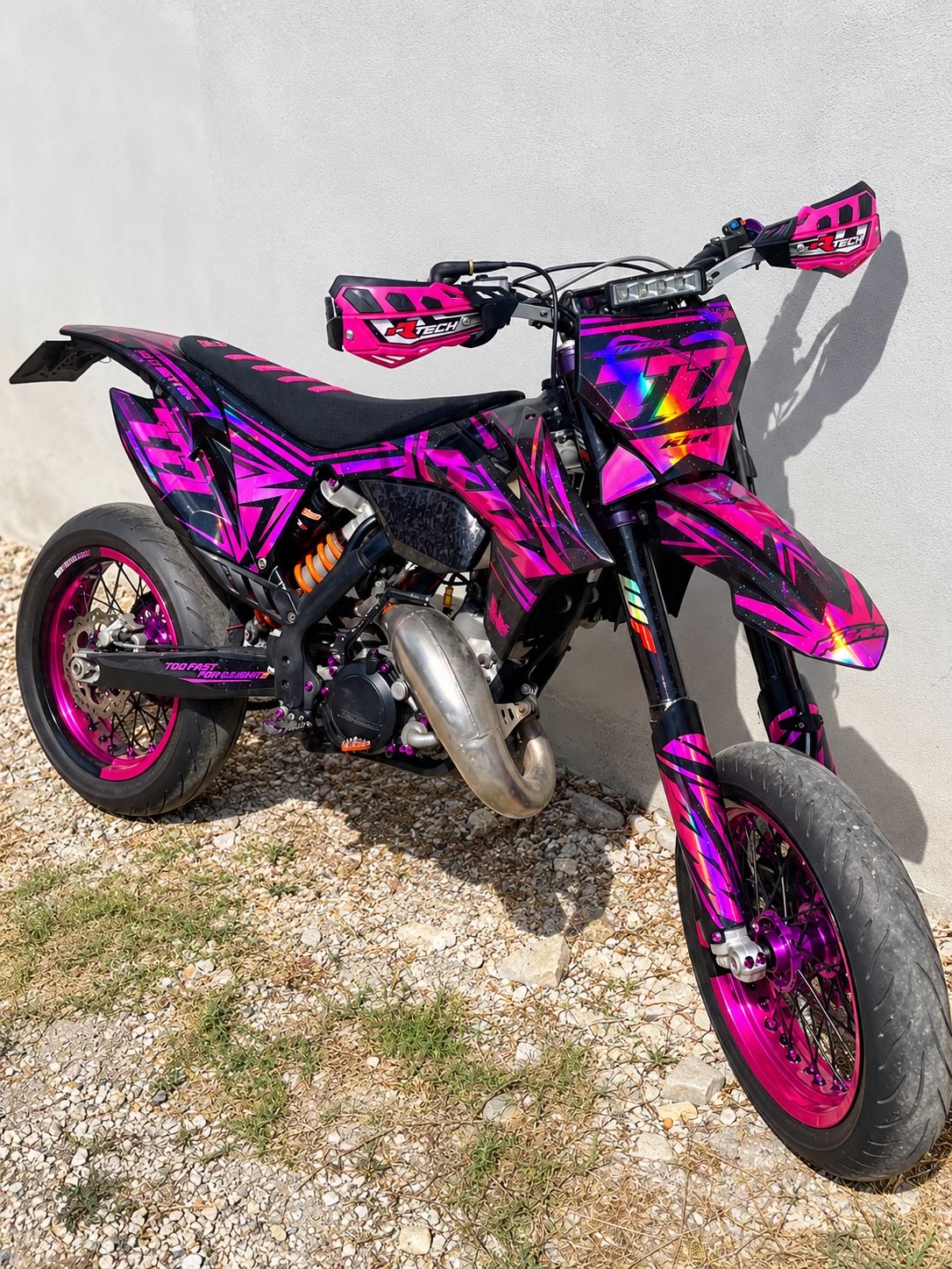 @TAURUS GRAPHICS