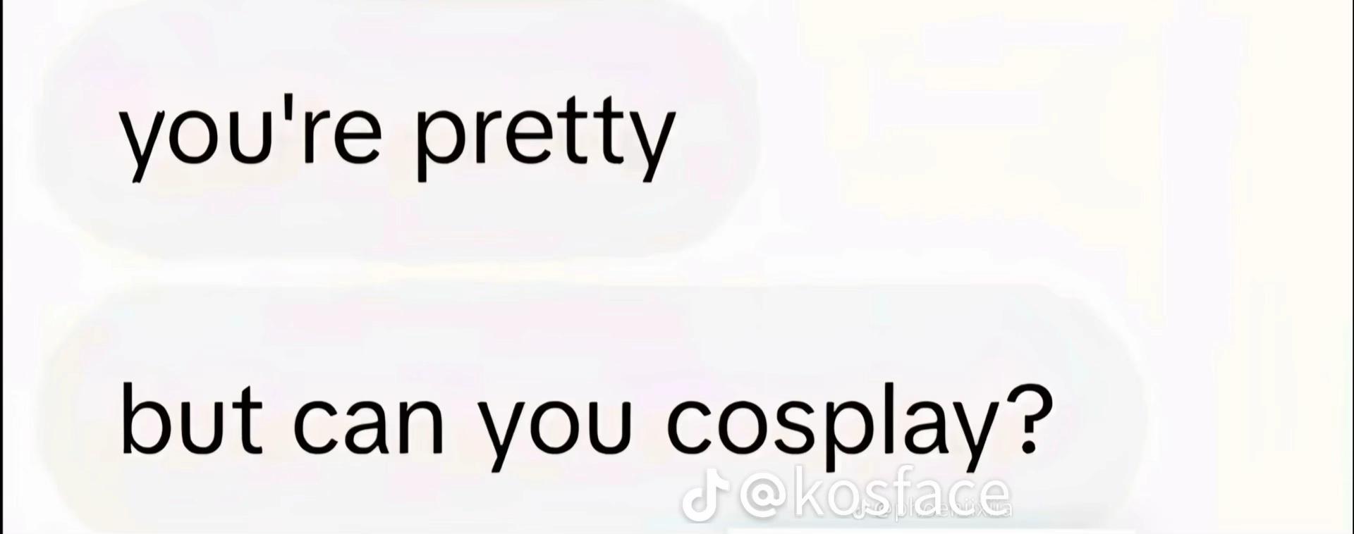 @👑Cosqueenie👑