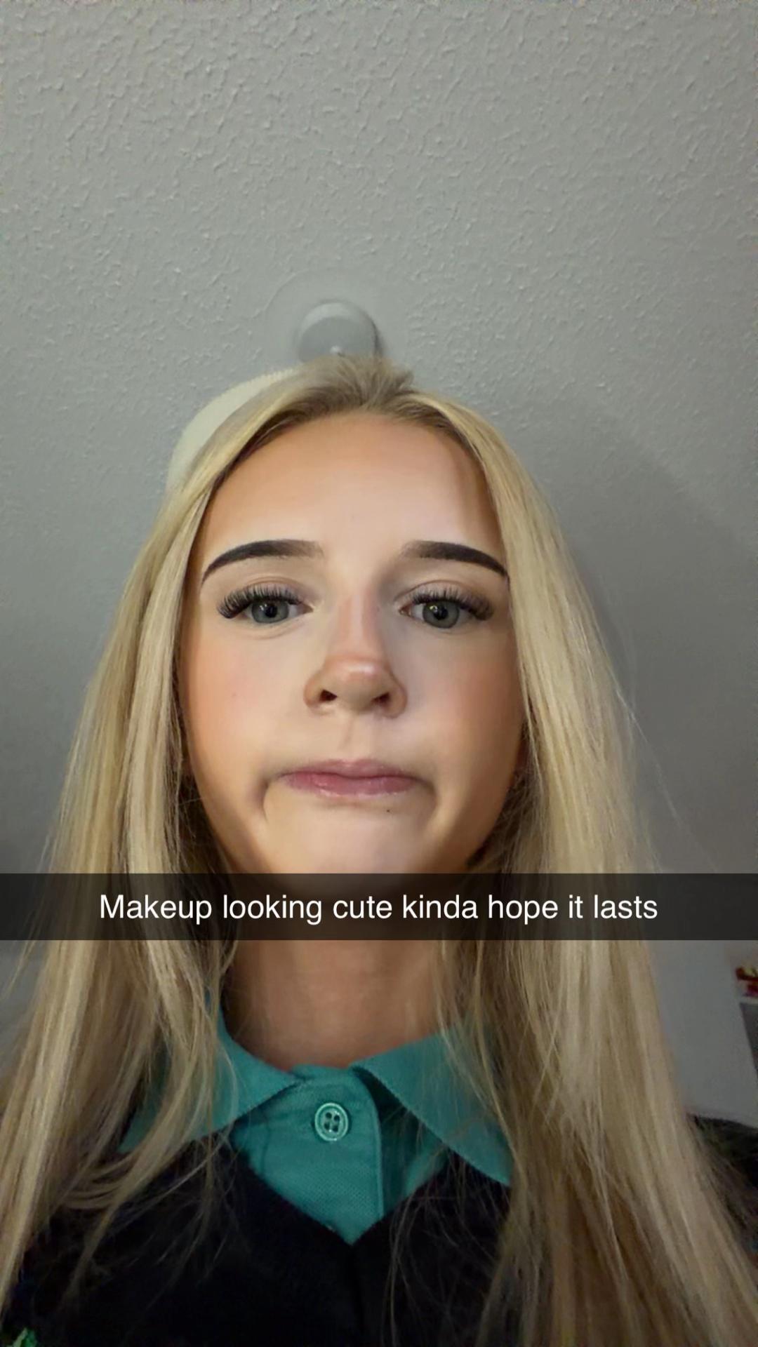 @𝓁𝒶𝓊𝓇𝒶🪽🧁