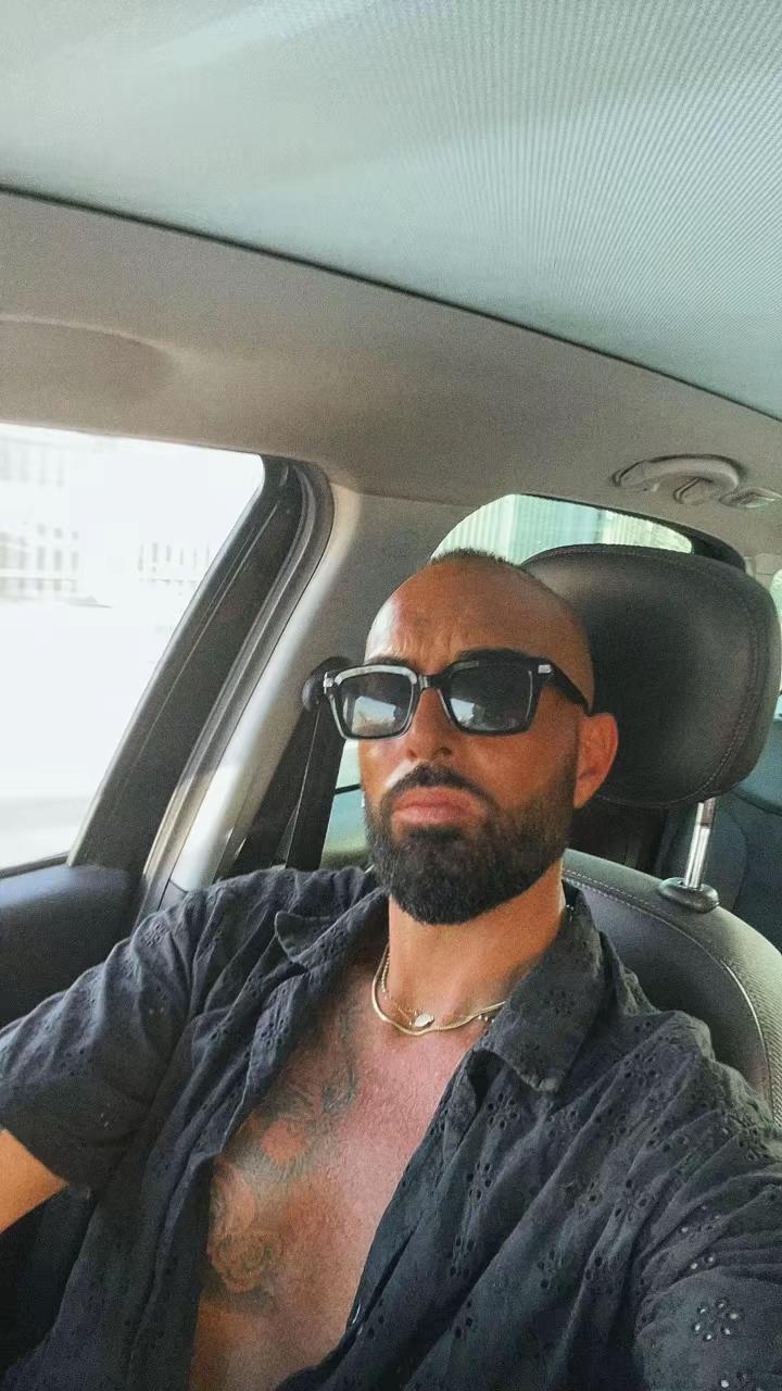 @Nik.C83