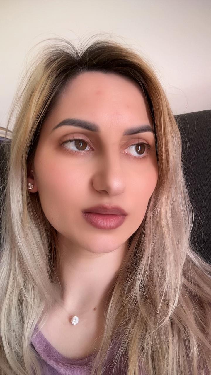 @🐝