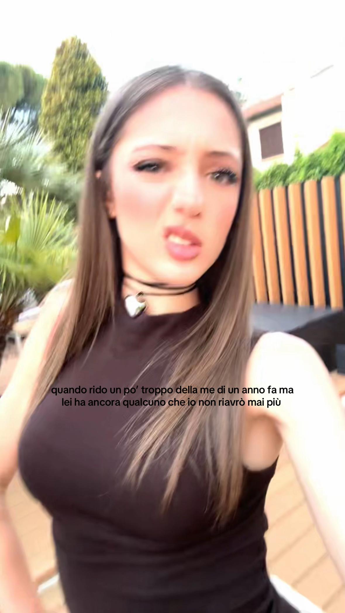 @🫐