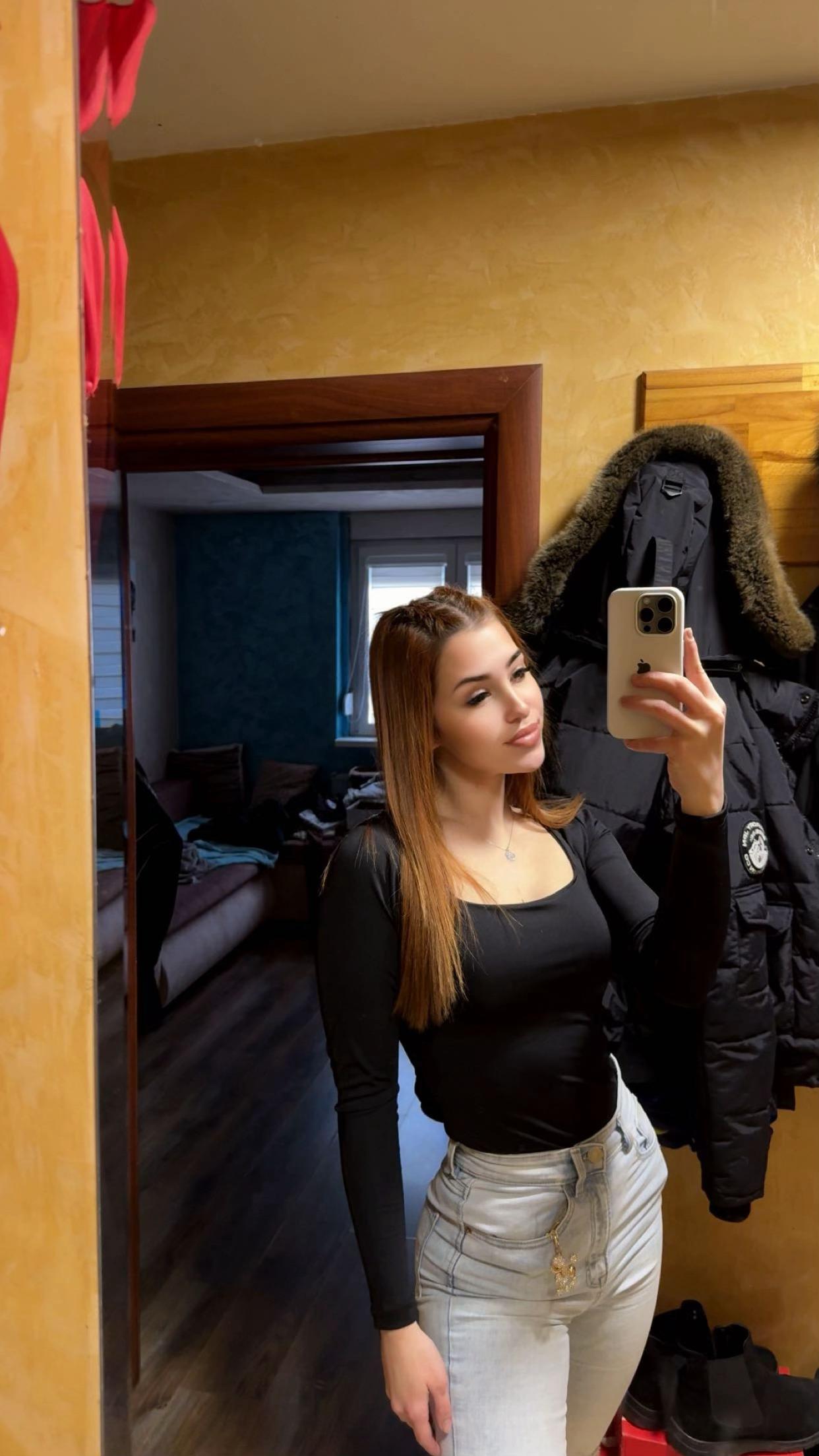 @🦊