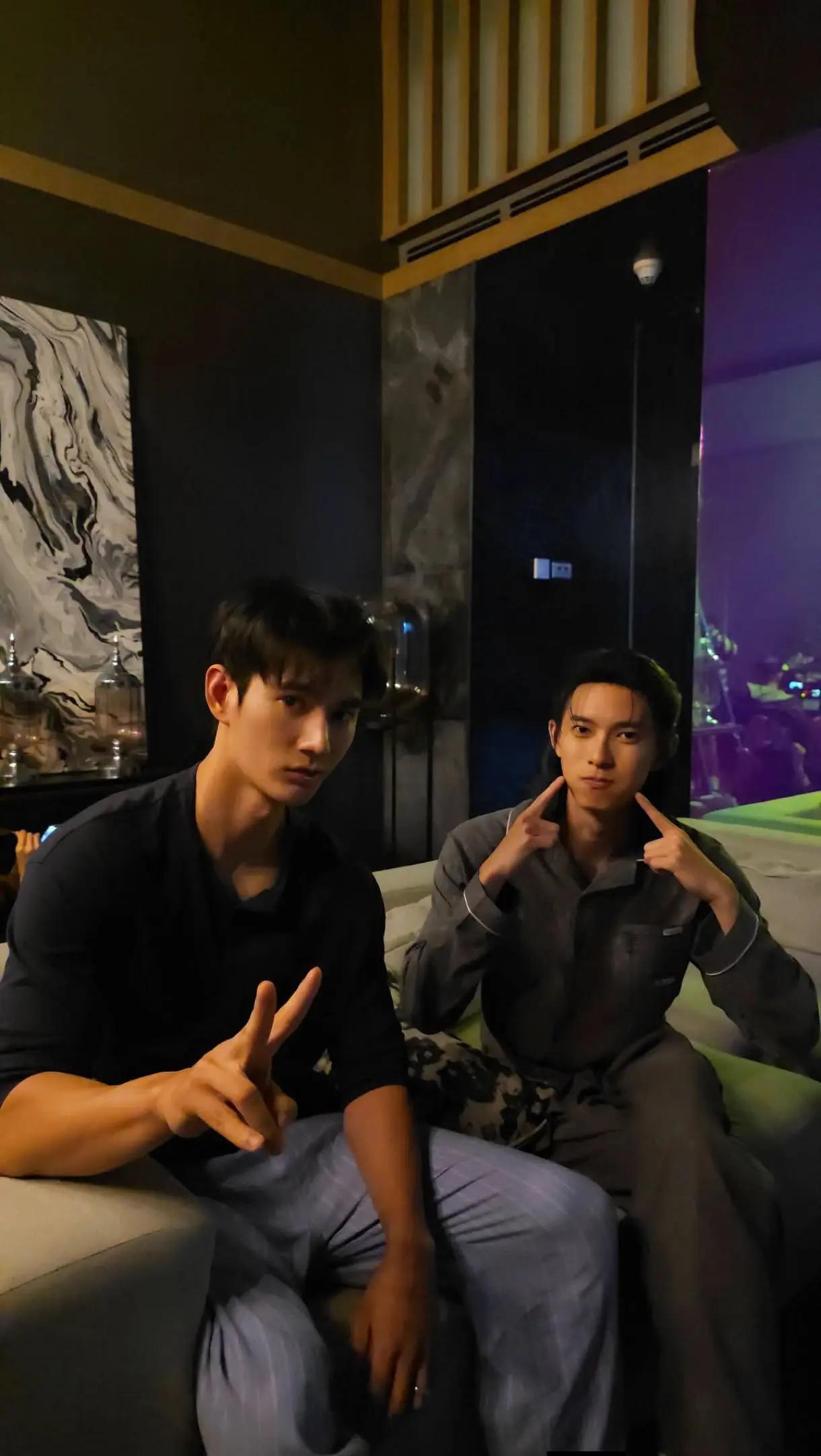 @⁷🐶🐱