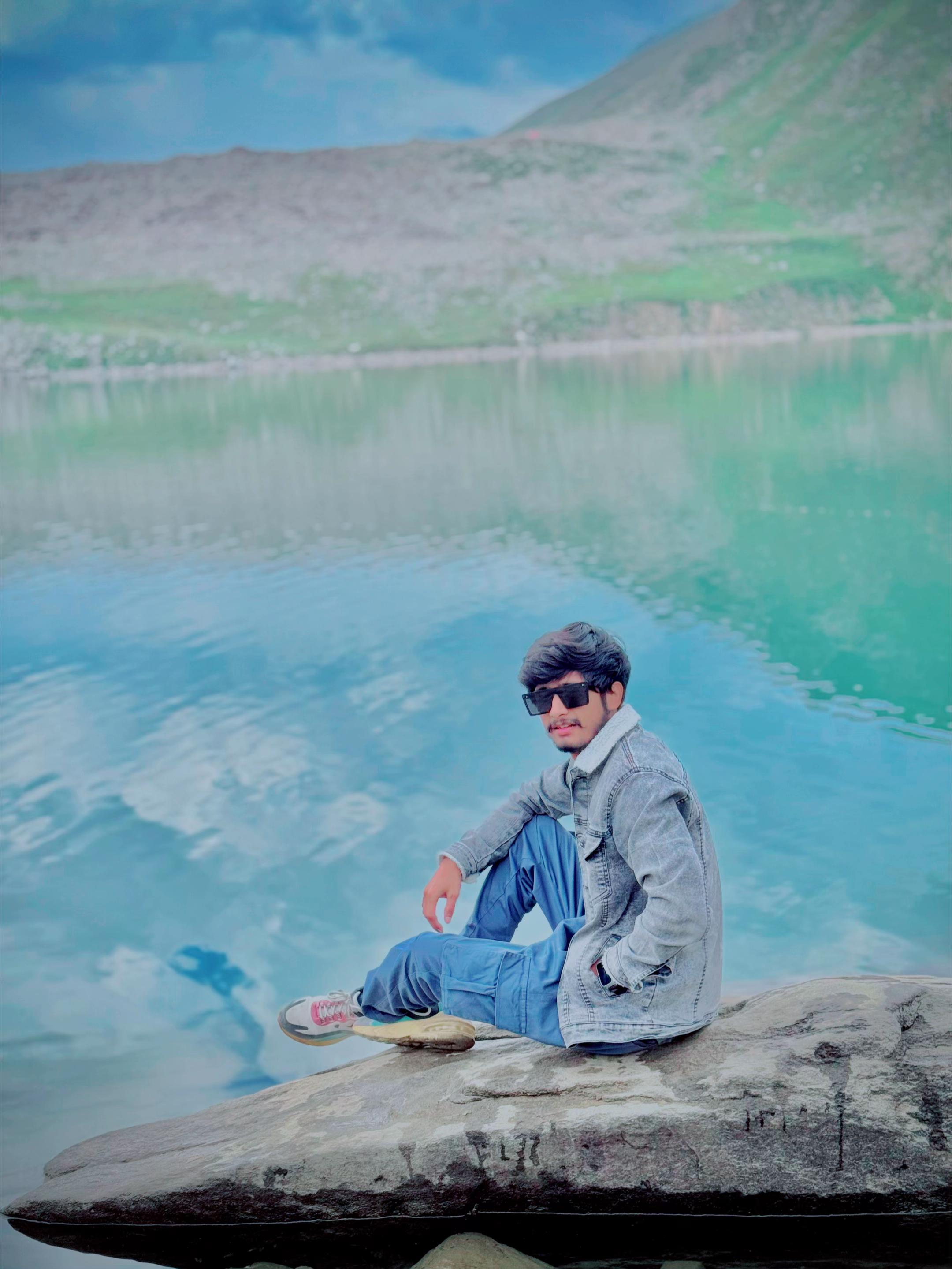 @Allah_ka_banda_🥺❤️