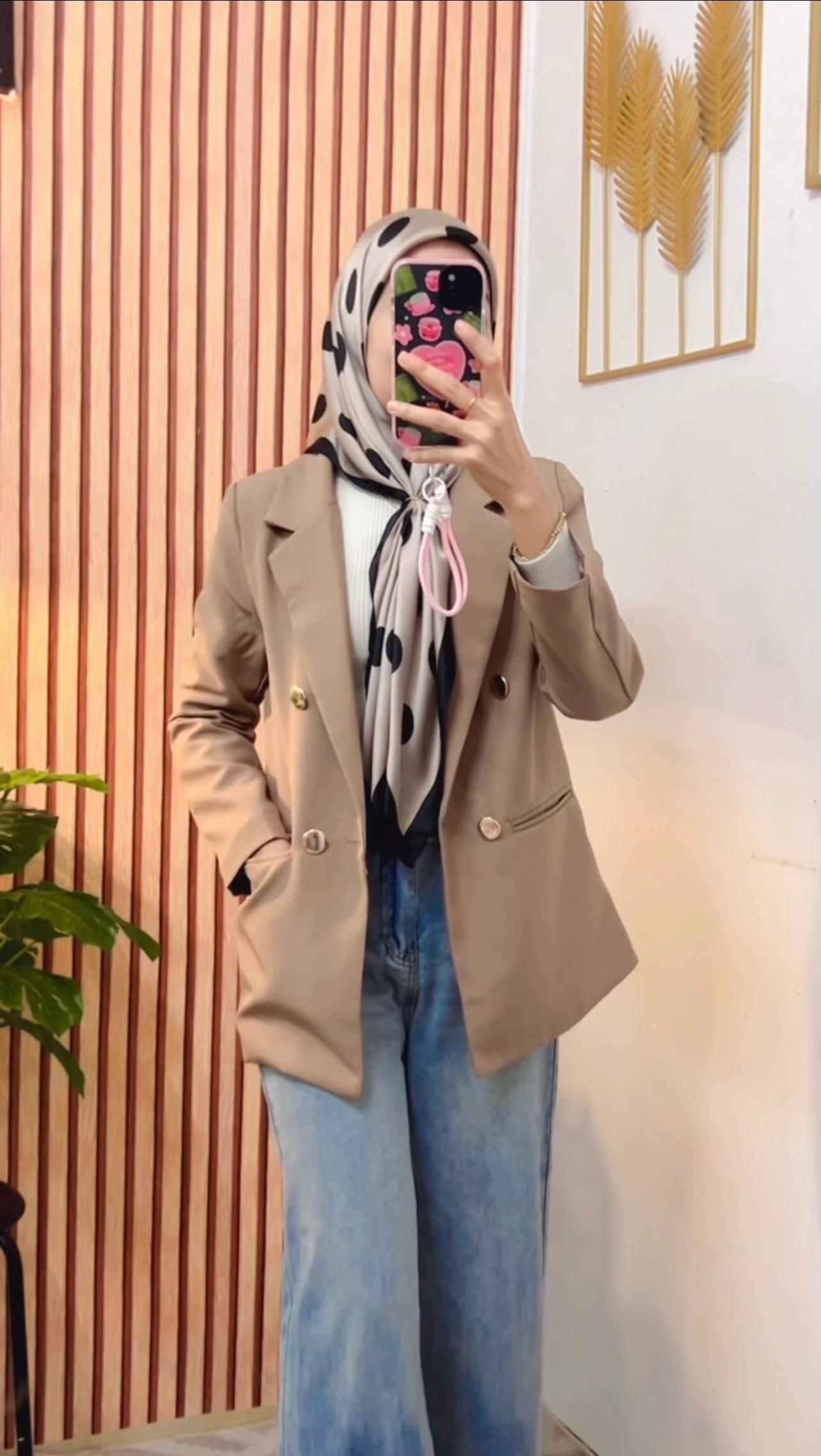 @L I E Y N ᥫ᭡