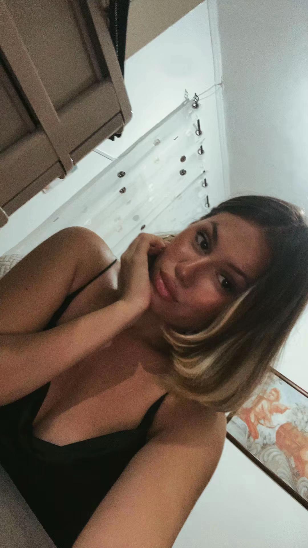 @👸🏼