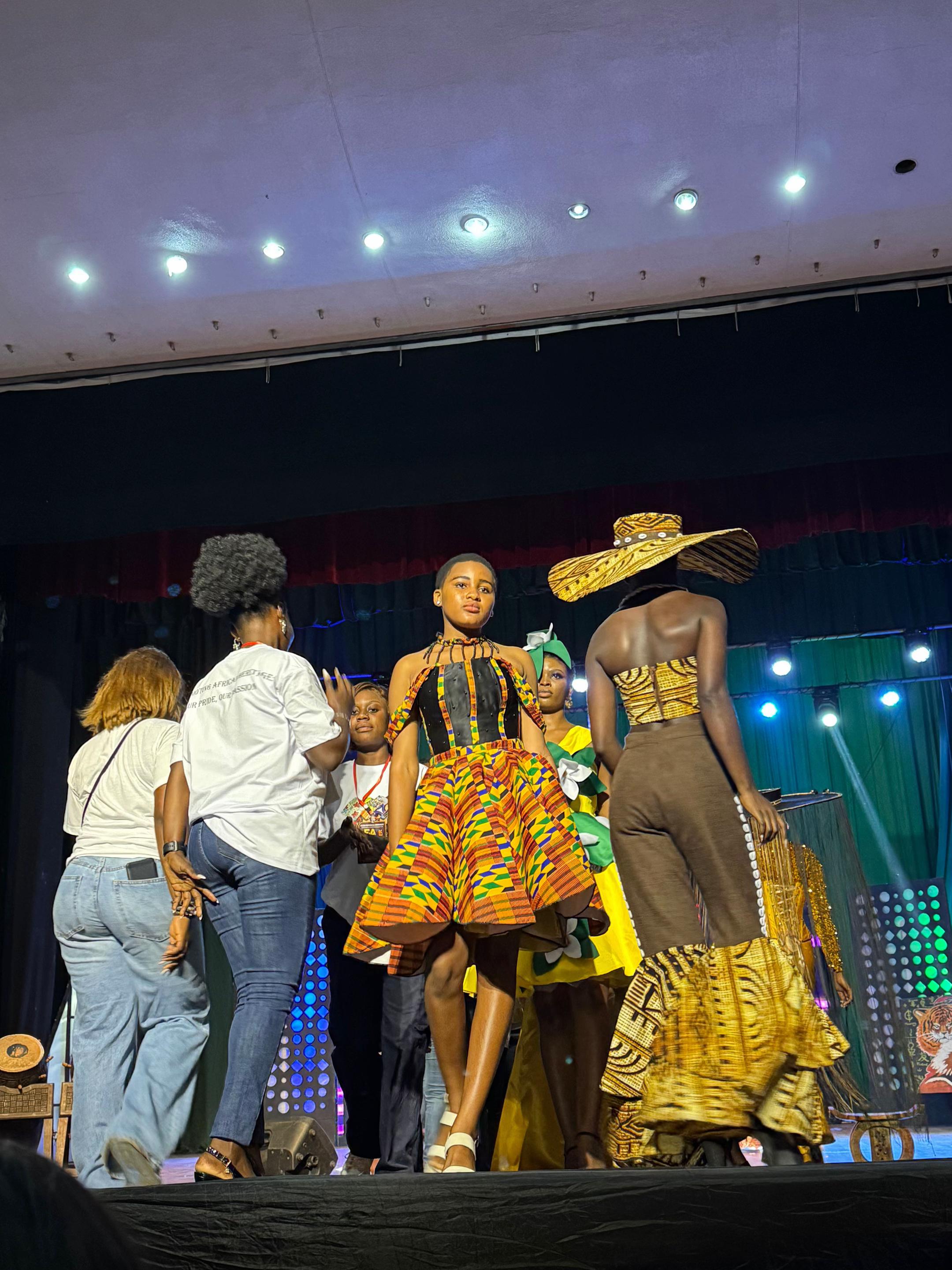 @Mudell _Models&bull;