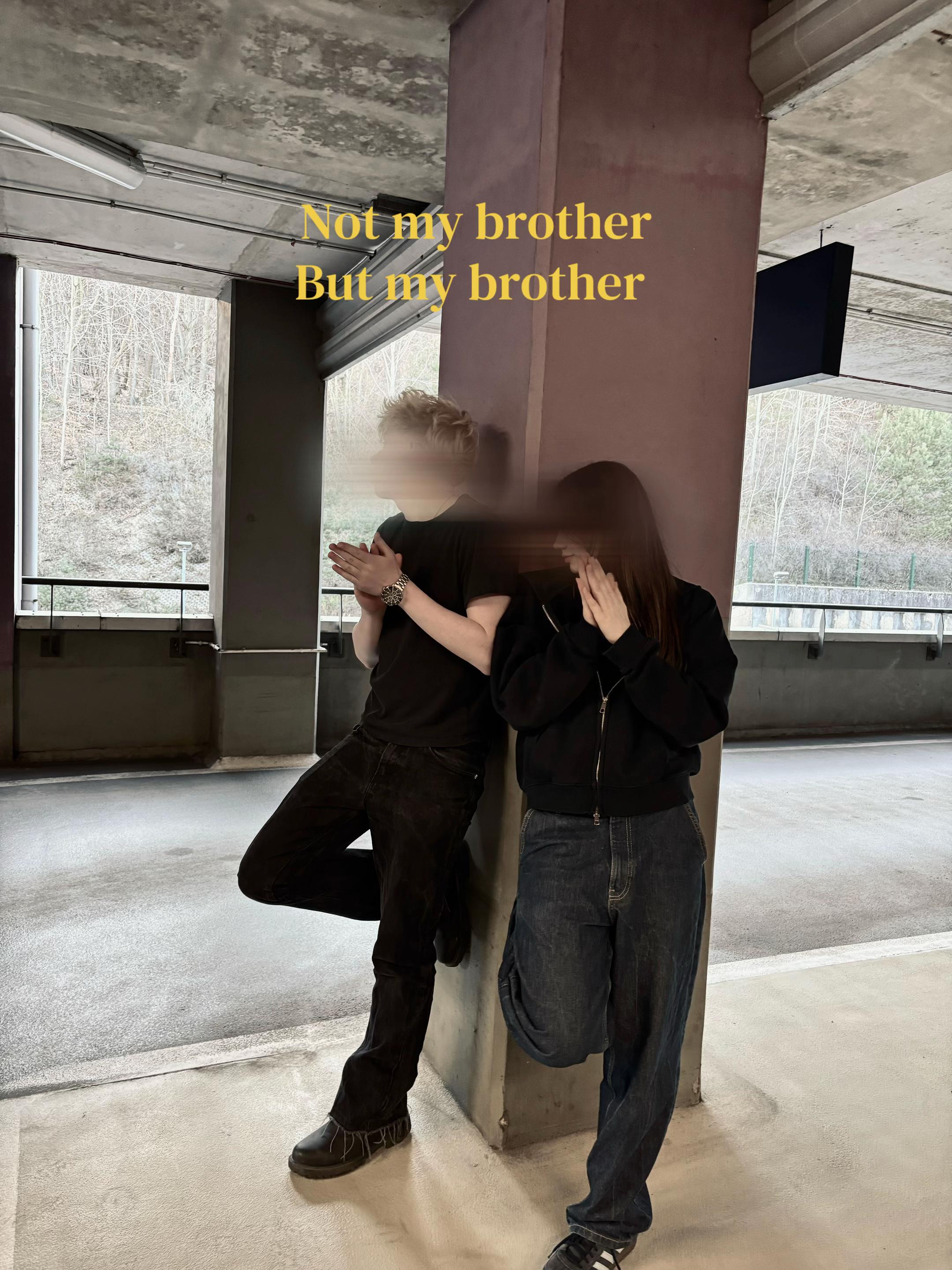 @???