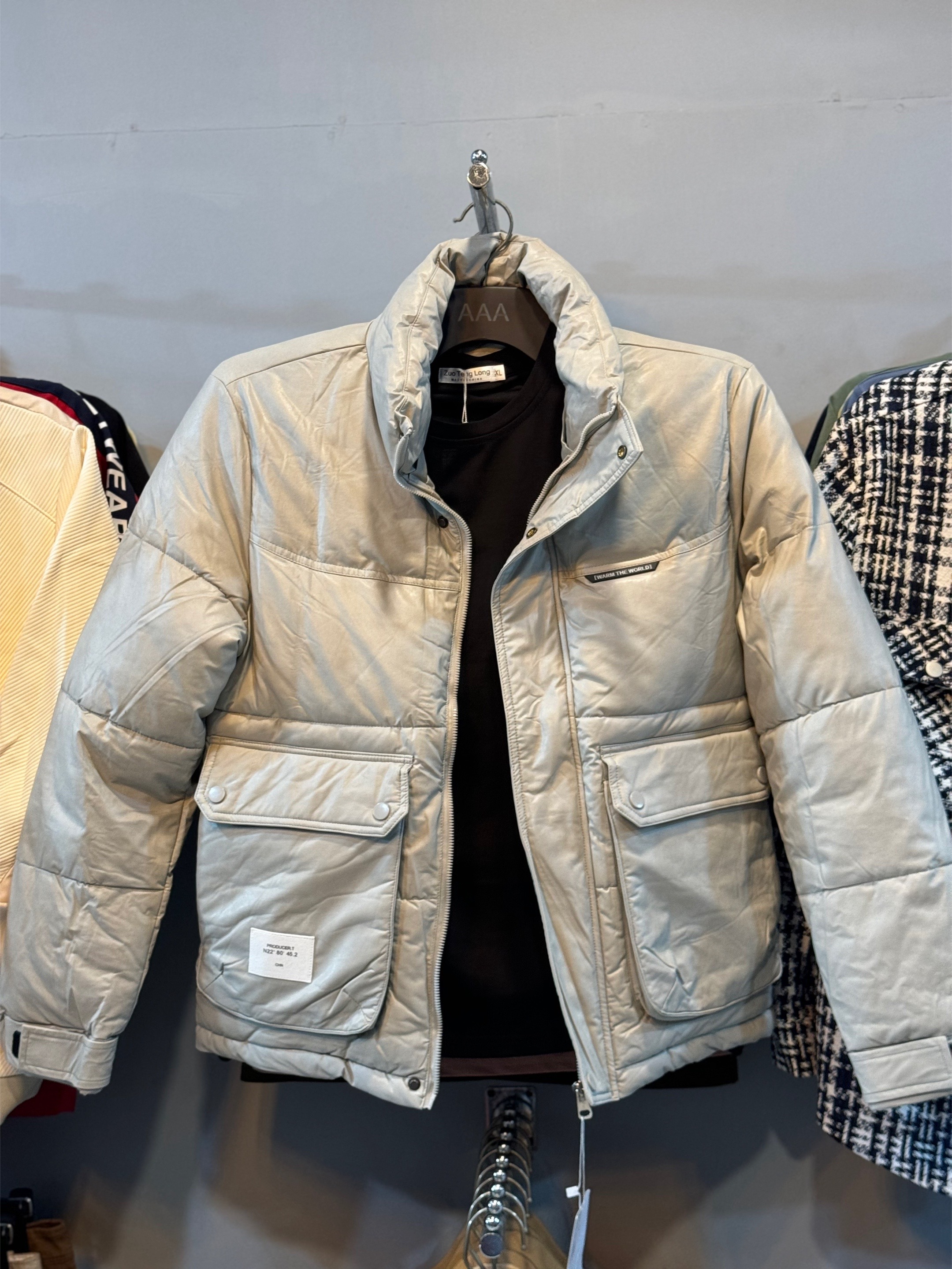 @L👀K_@_ME_👕👖🛍️