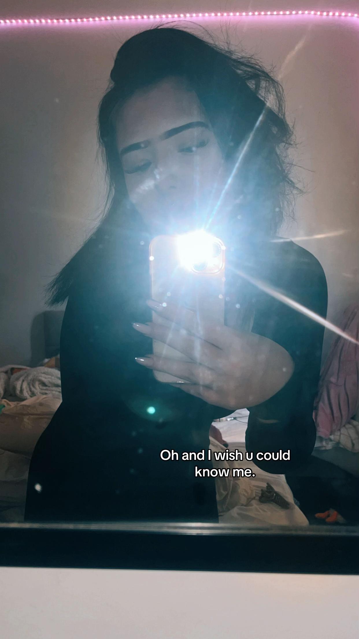 @𝒞𝒽𝓁𝑜𝑒𝑅𝑜𝓈𝑒💋