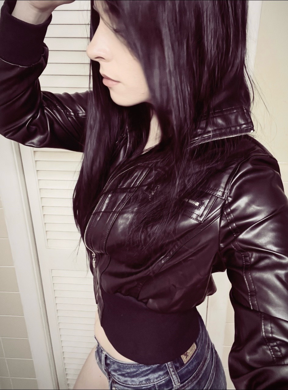 @✱