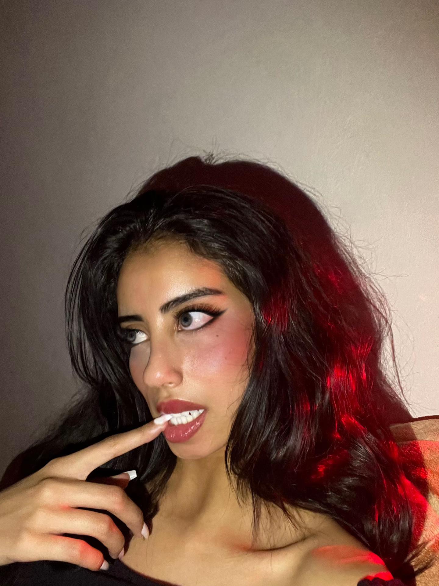 @3ssila🪞