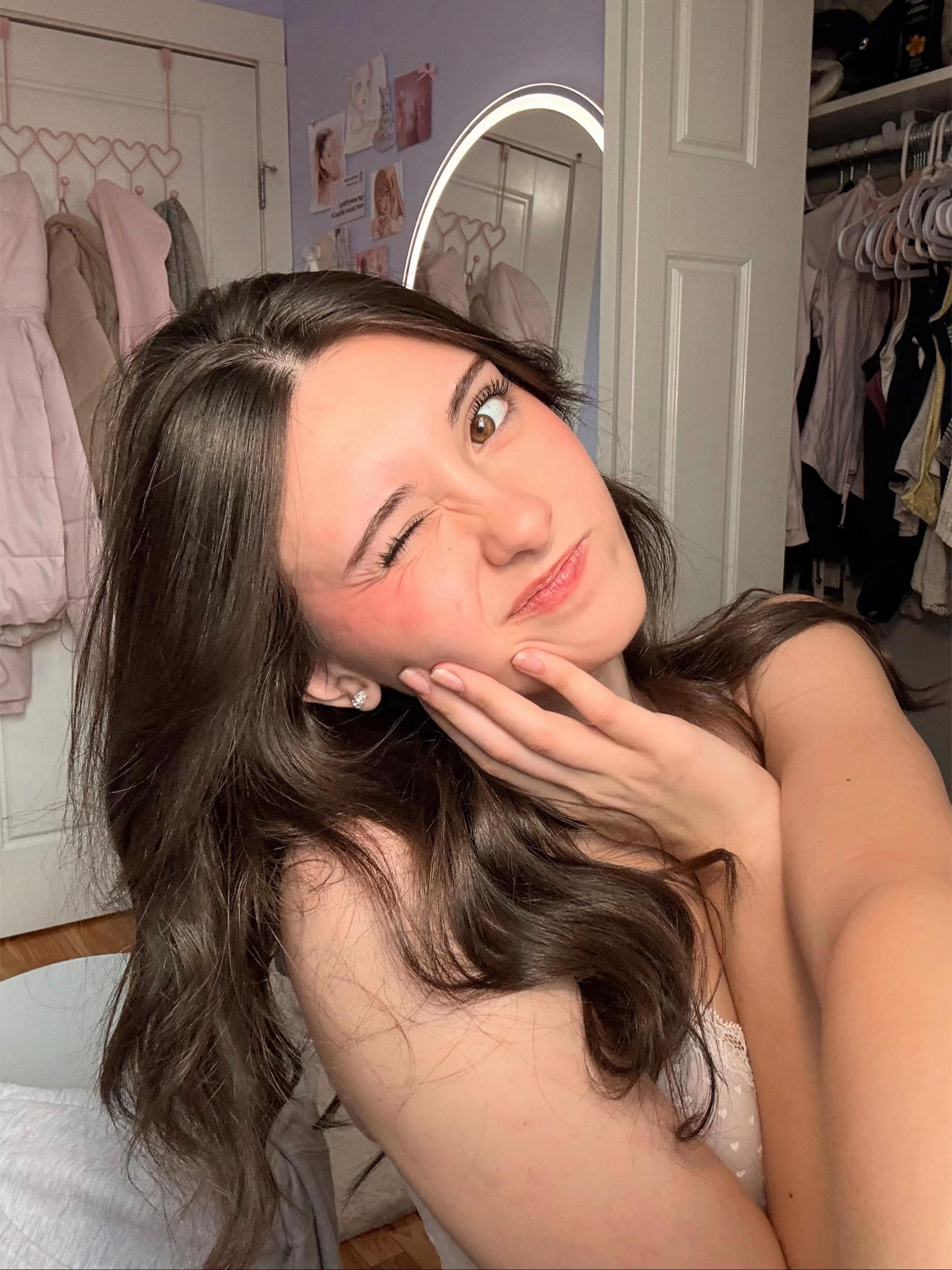 @🎀~ 𝑳𝒊𝒗𝒗𝒚 ~🎀