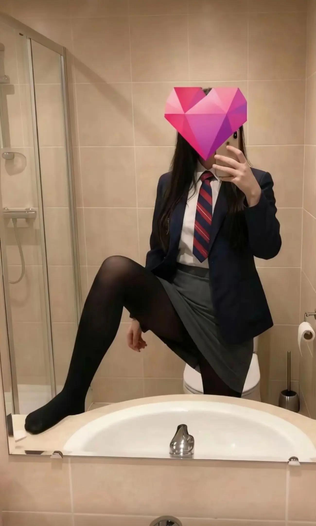 @hotbabeshouts