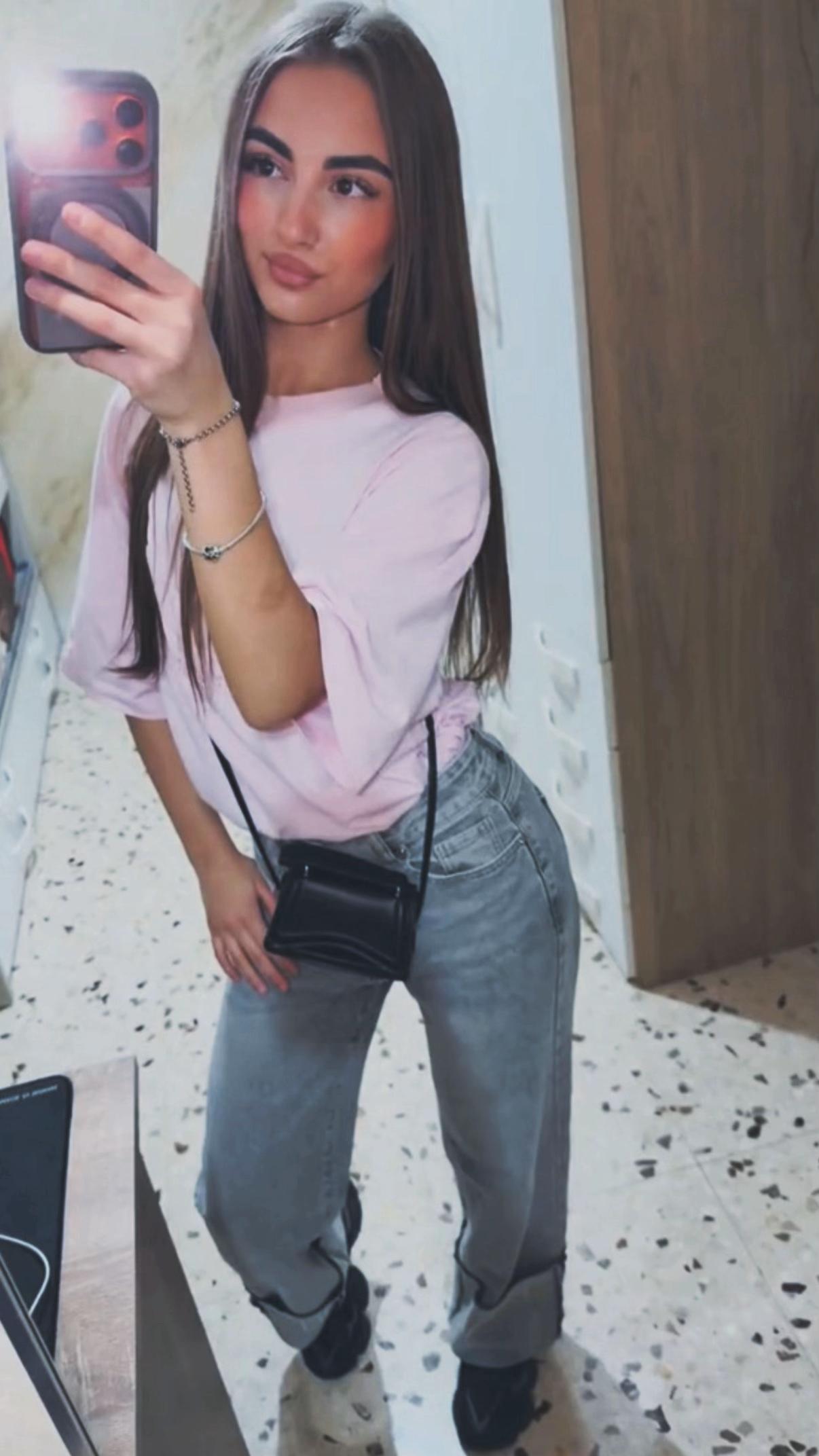 @🖤