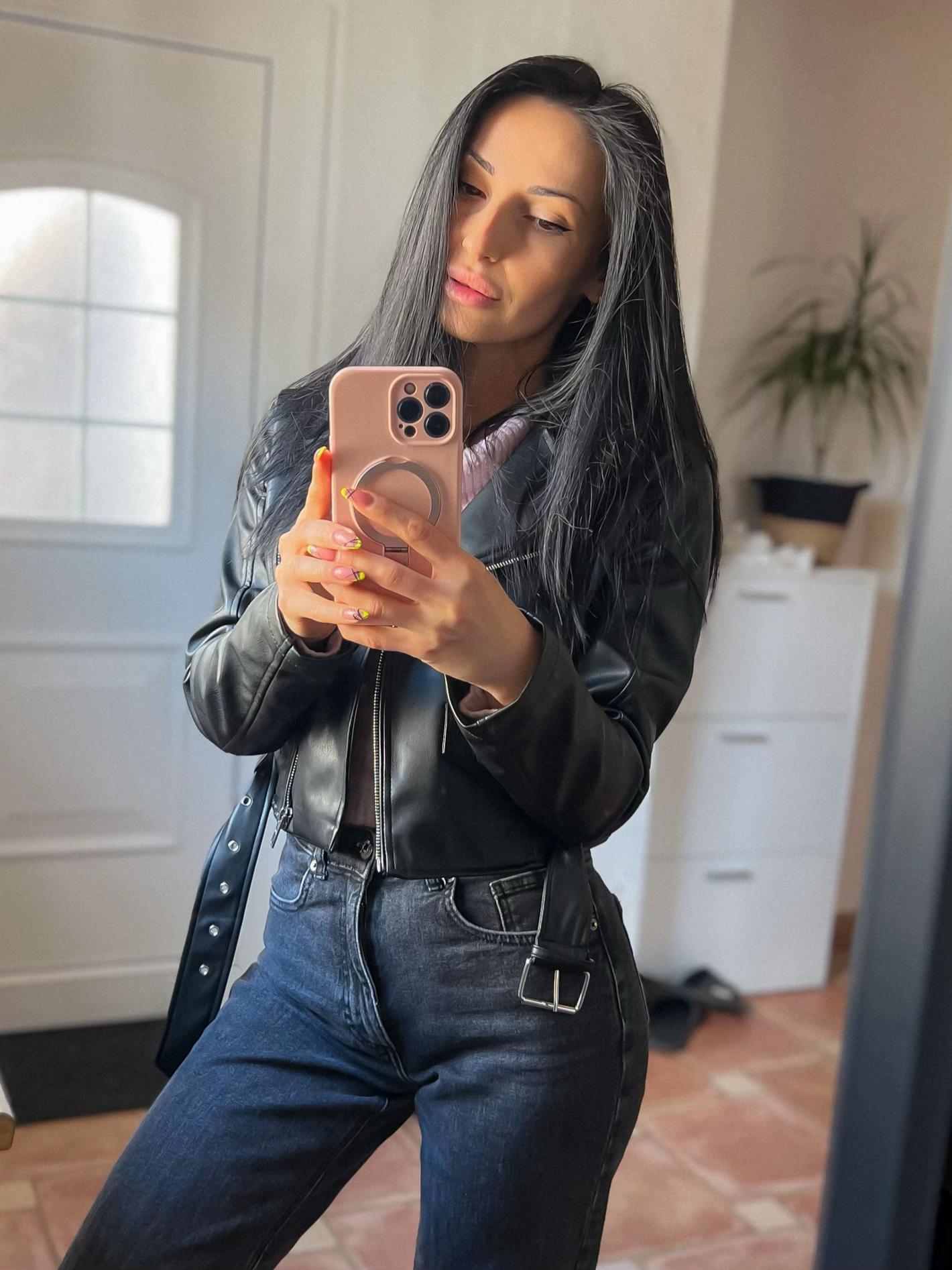 @JuliaFitnessWithLove