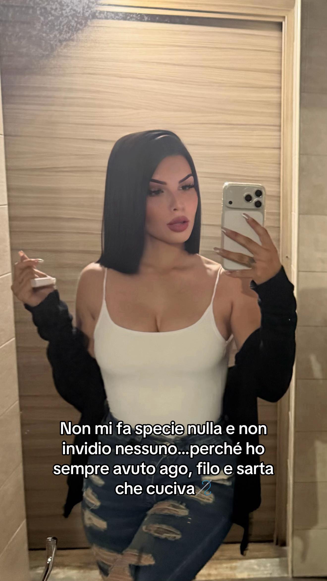 @azzurra_anedda_