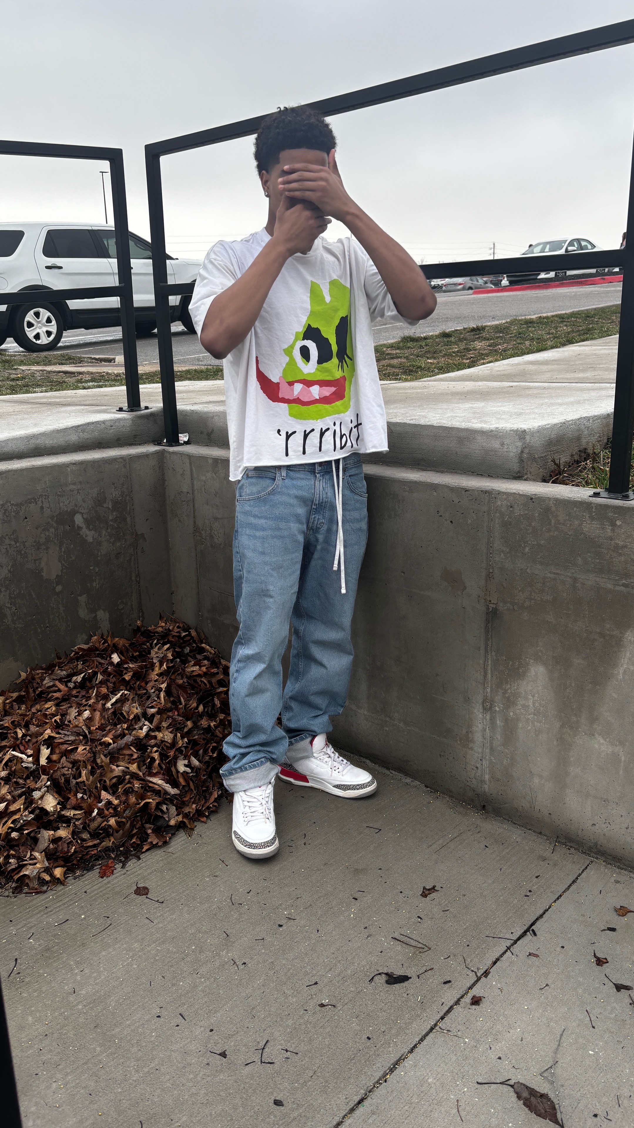 @J5🪐