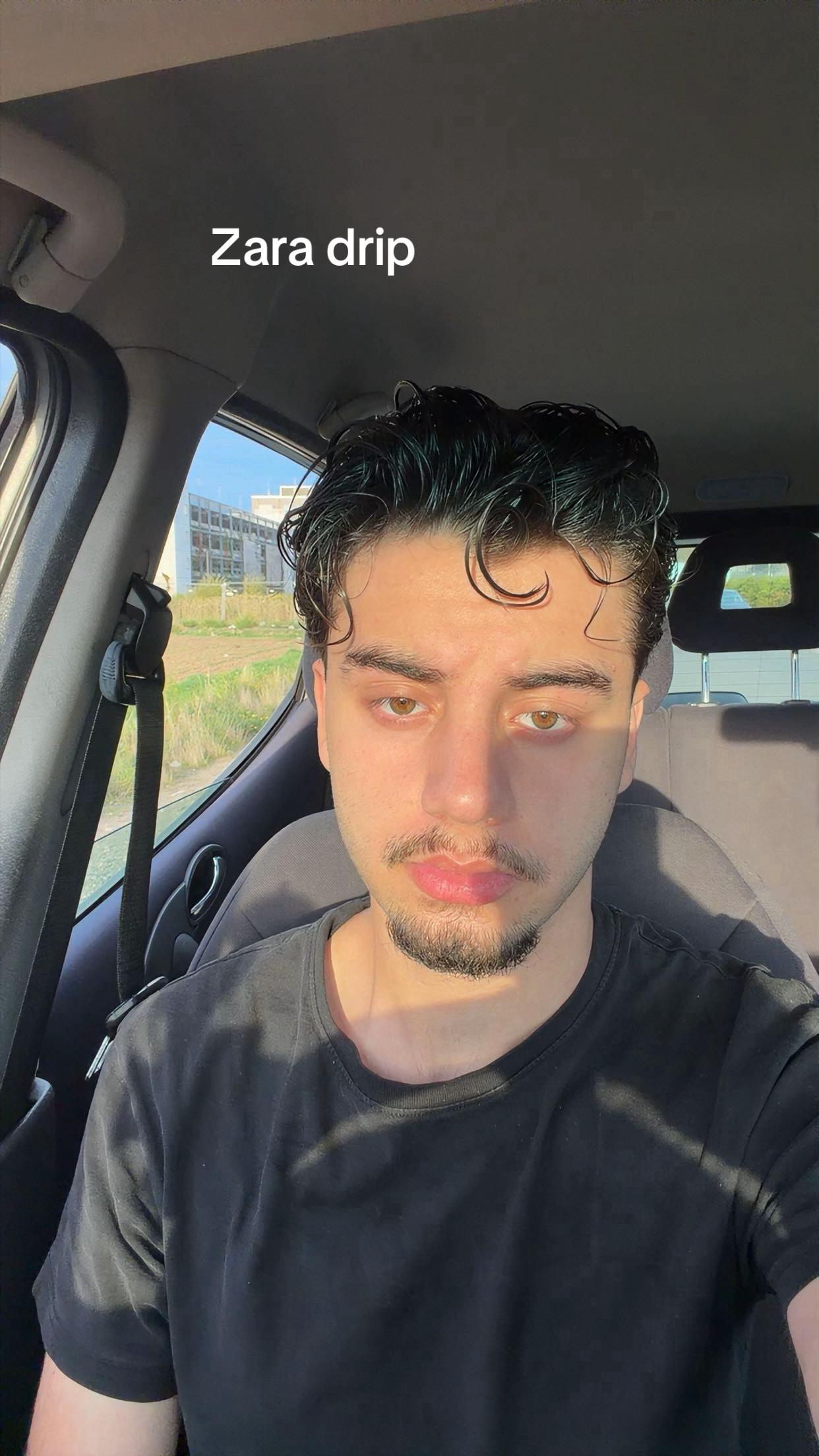 @🦊