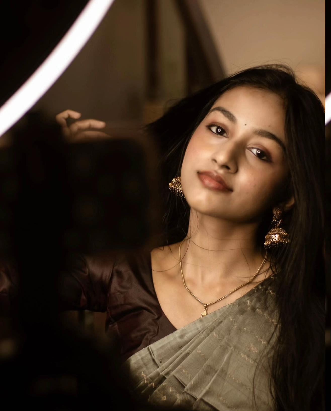 @𝐚𝐝𝐡𝐢𝐝𝐡𝐢_𝐨𝐟𝐟𝐥🍃💃