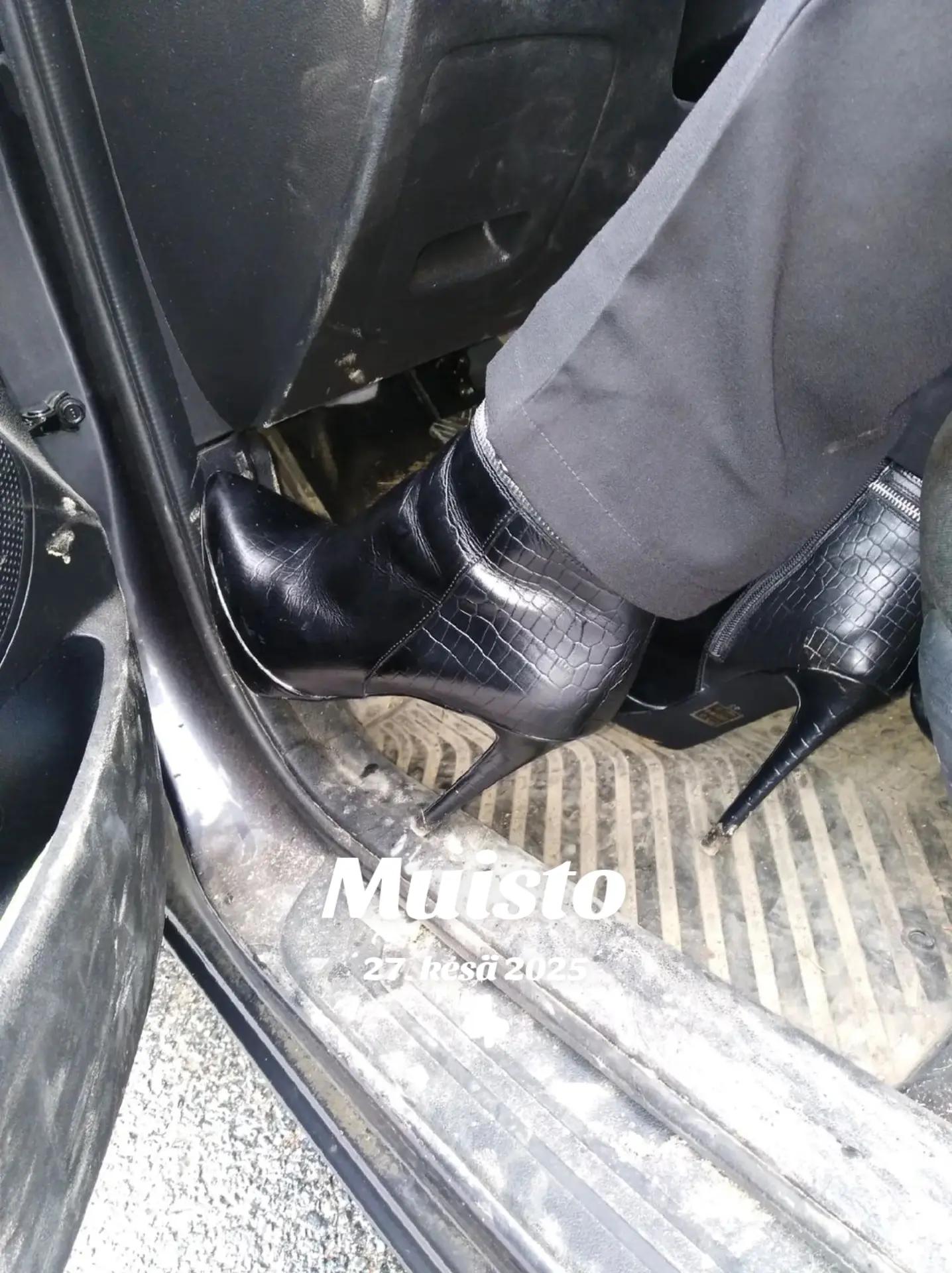 @Nahka Nainen