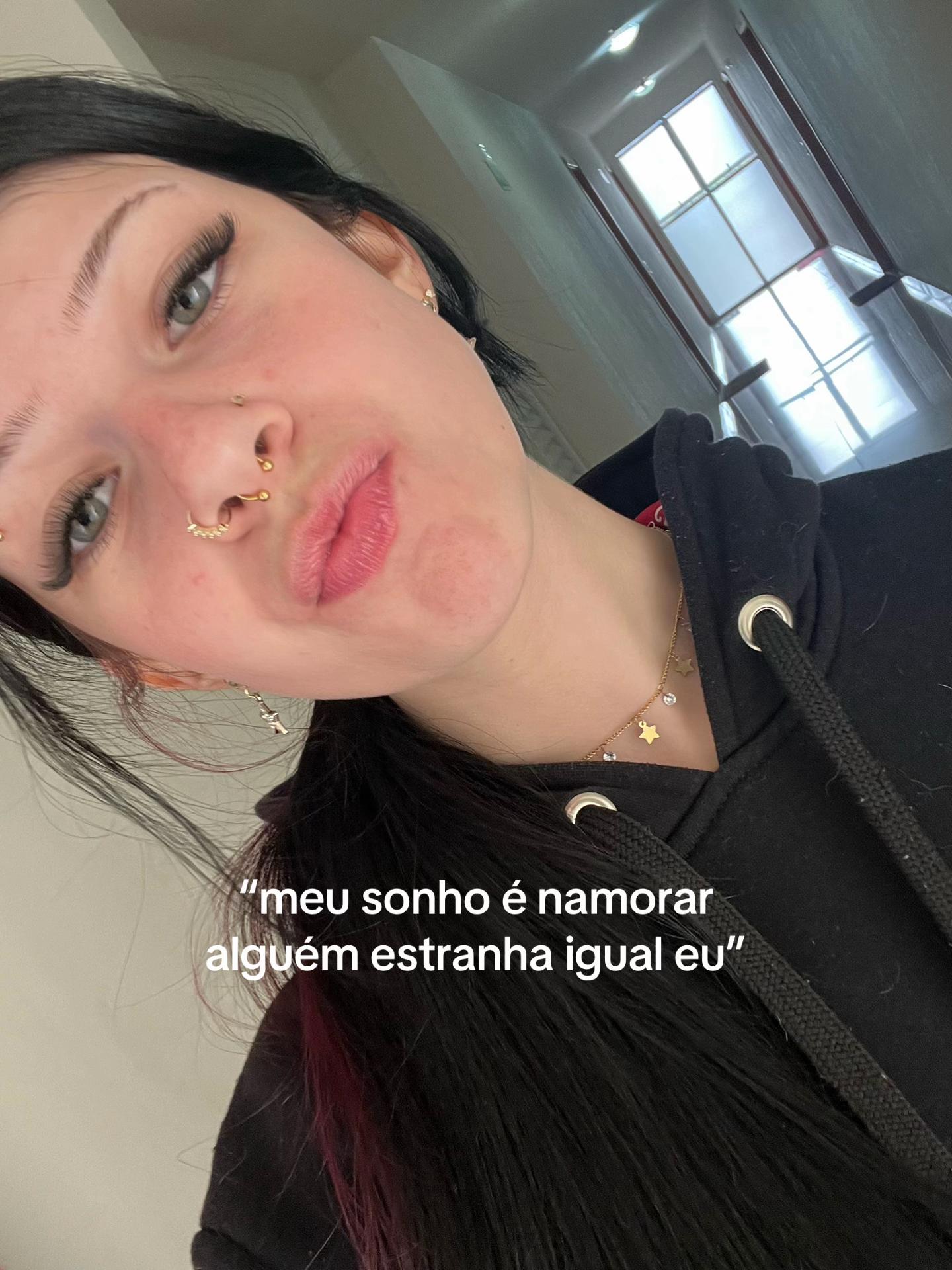 @letícia ✮⋆˙☭