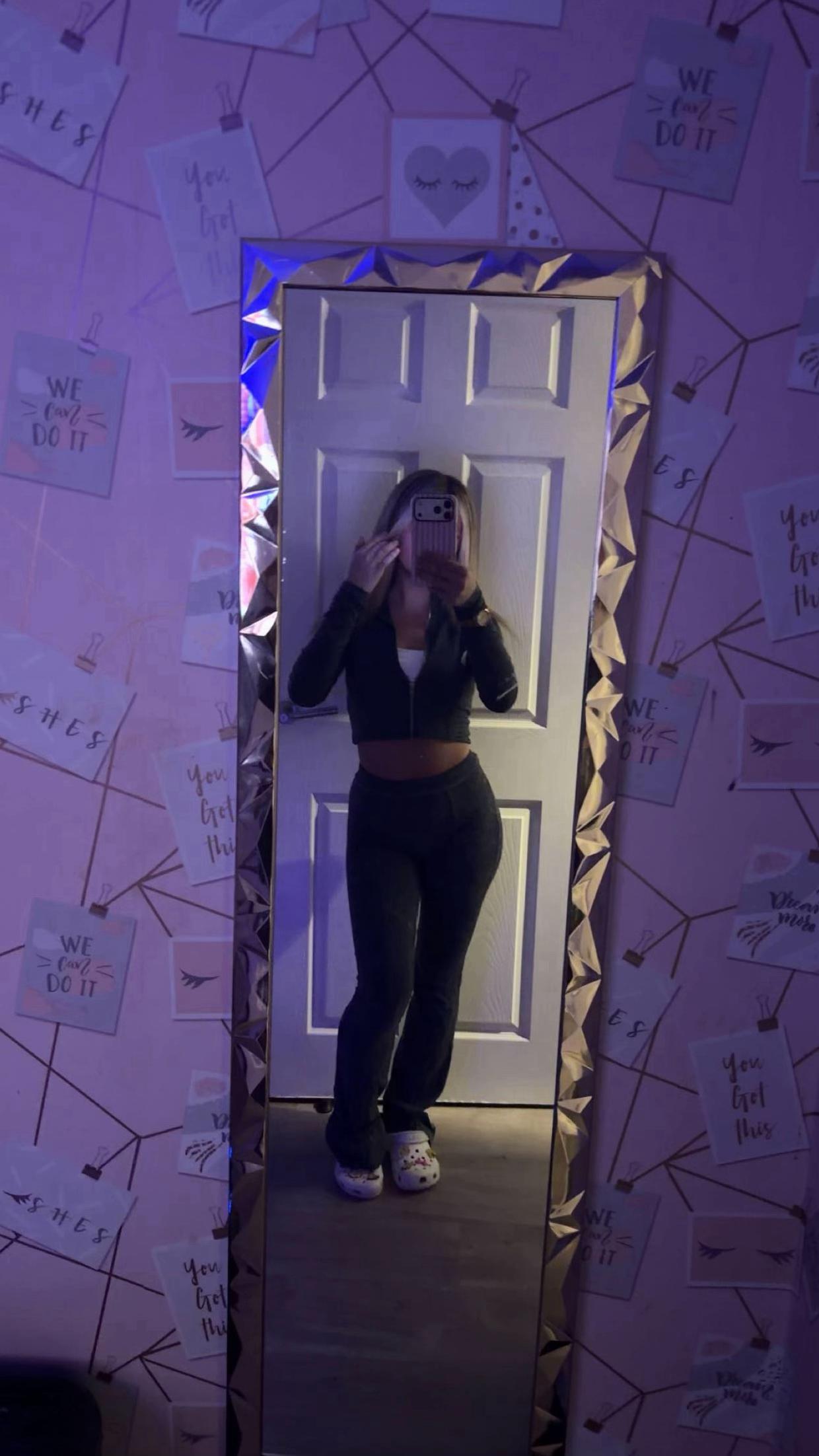 @𝑴𝑖𝑙𝑒𝑖𝑔ℎ𝑬𝑙𝑙𝑖𝑜𝑡𝑡🎀