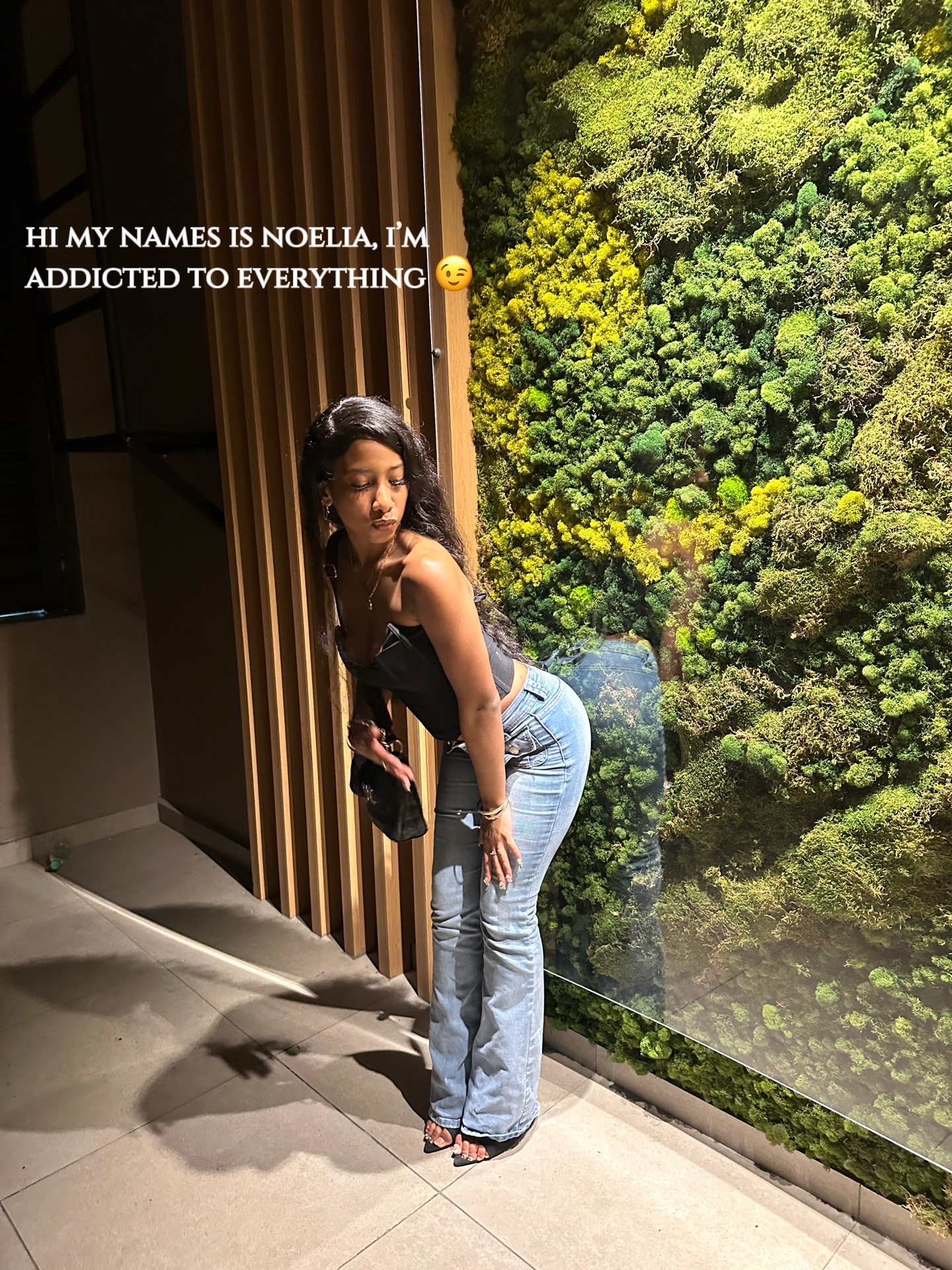 @️