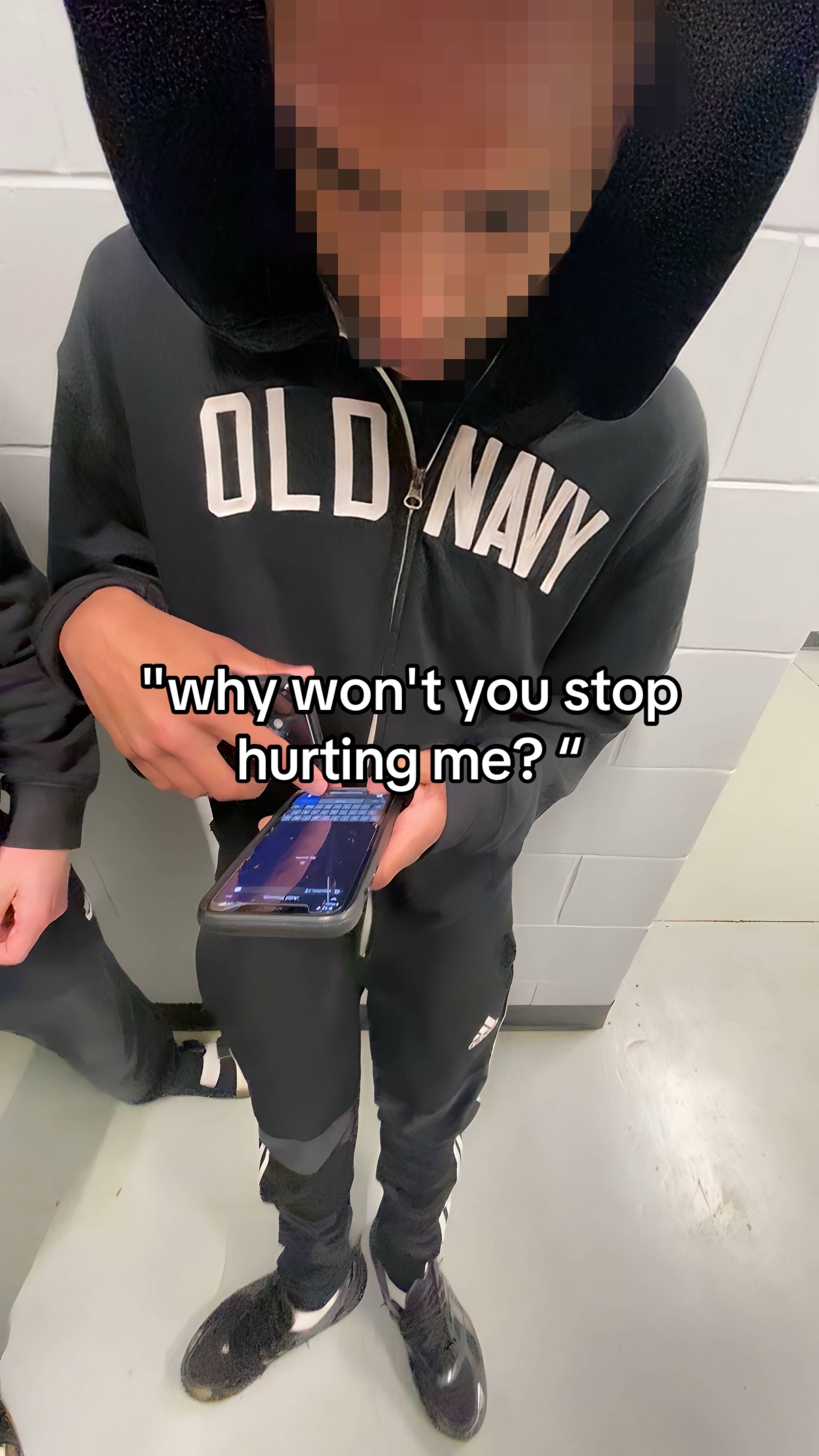@⃟