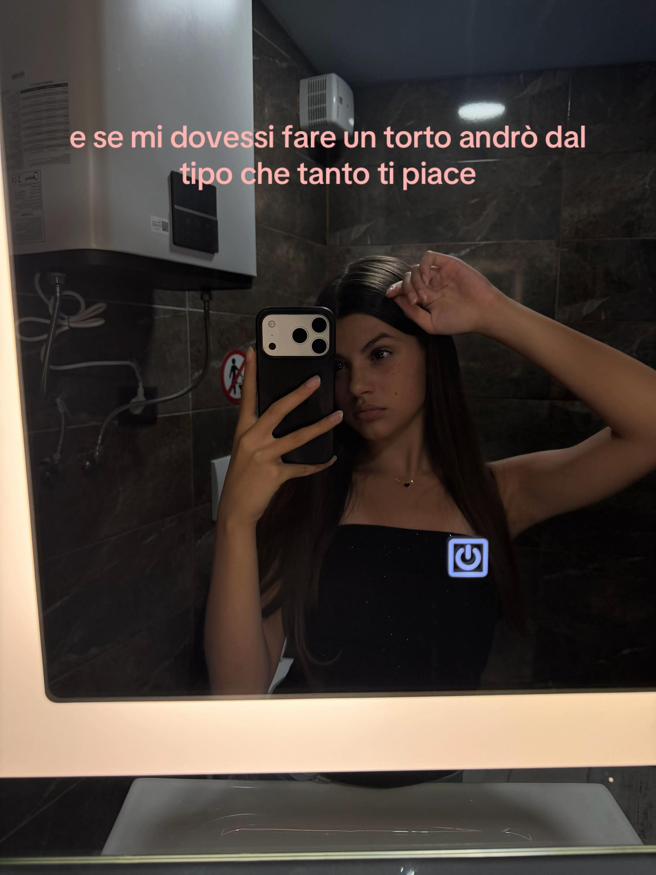 @𝟐𝟐