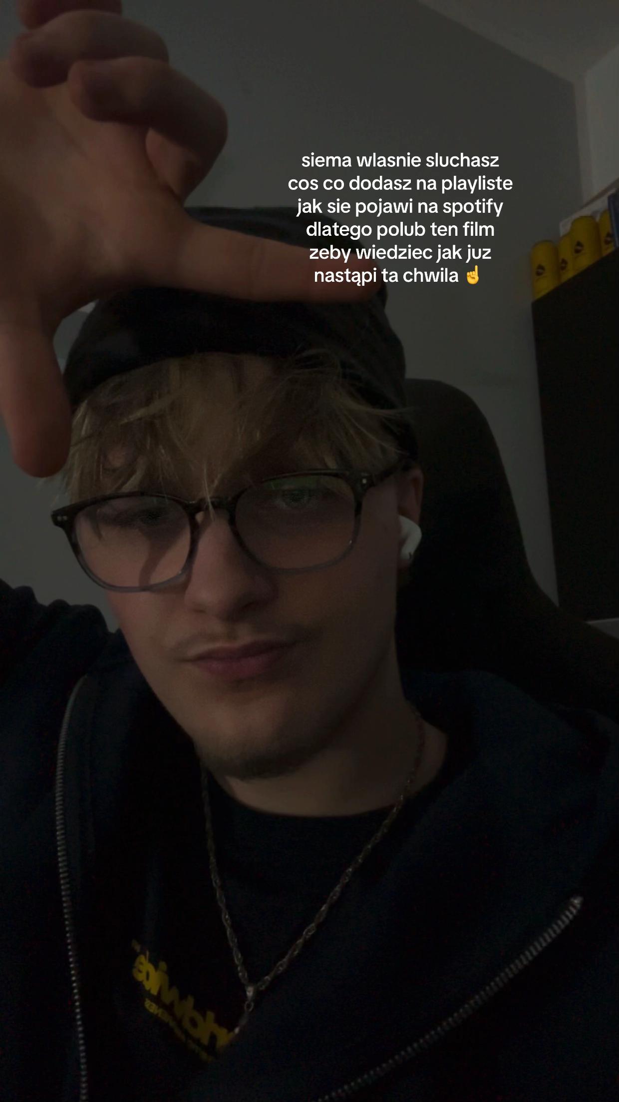 @redrosetroy