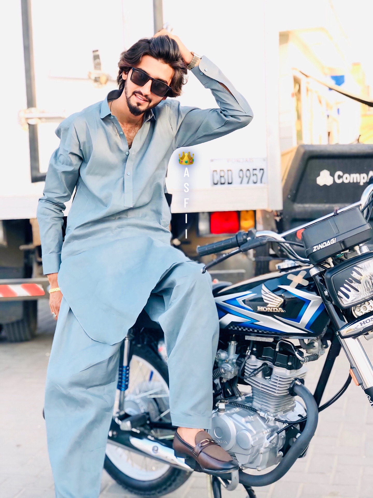 @مَلک زَادہ🥱