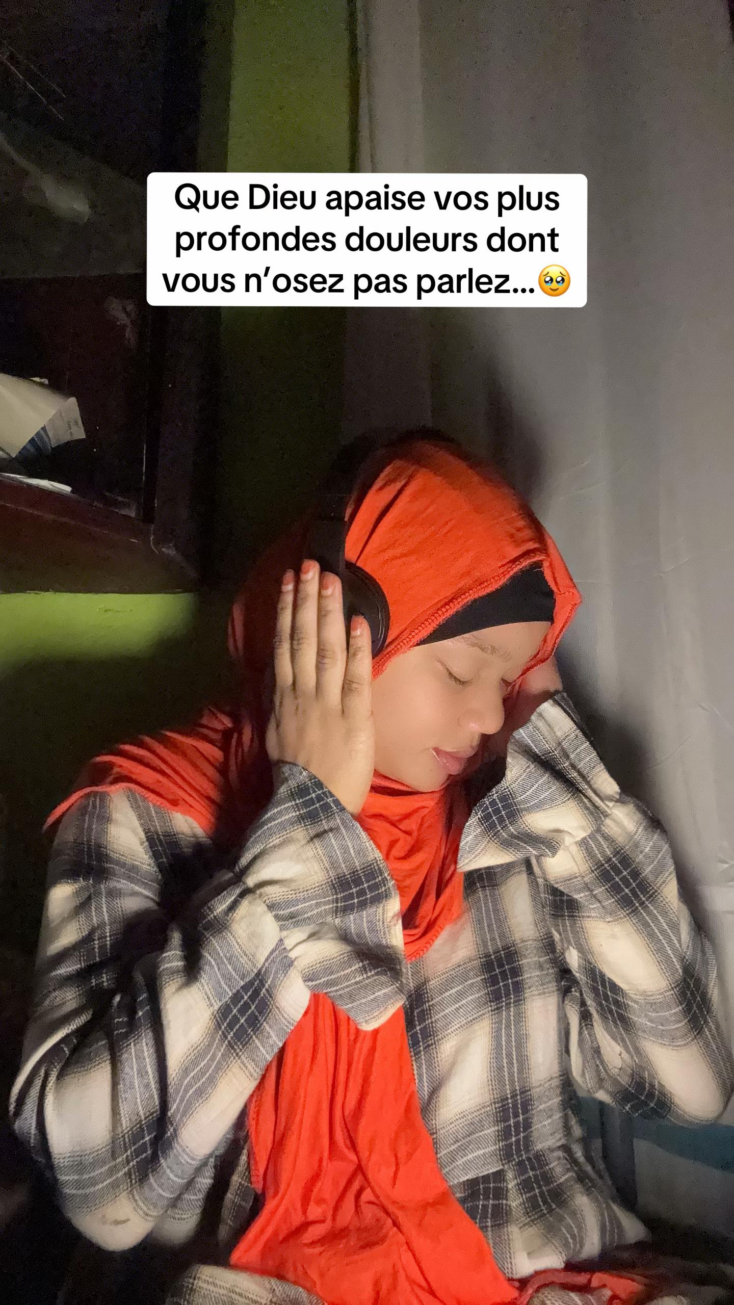 @blondedeva