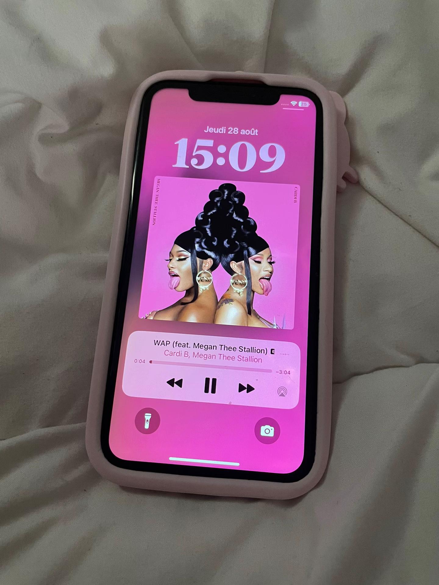 @.🎧