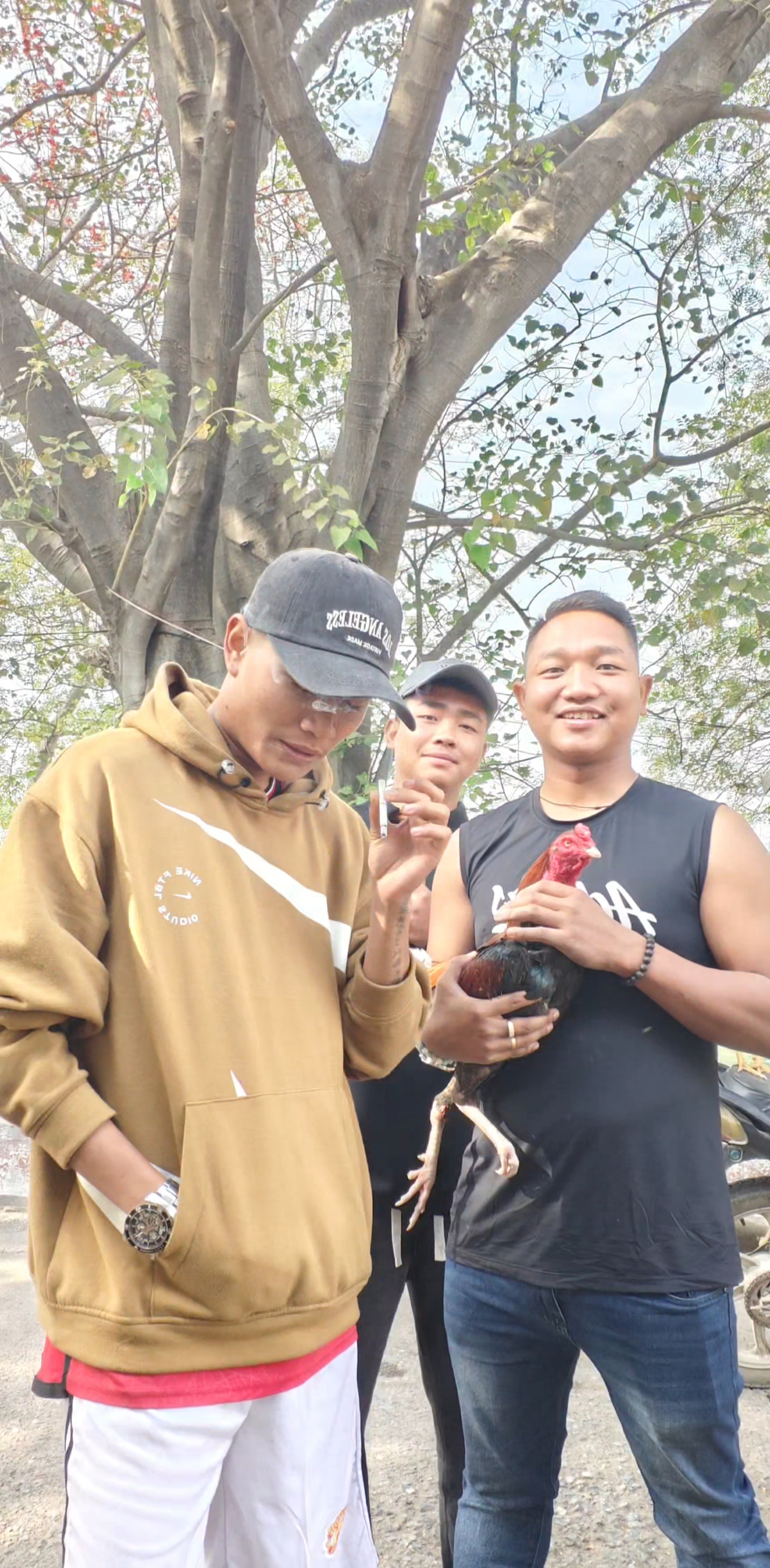 @စေတလုံး မောင်ဖုန်း🤙⚡