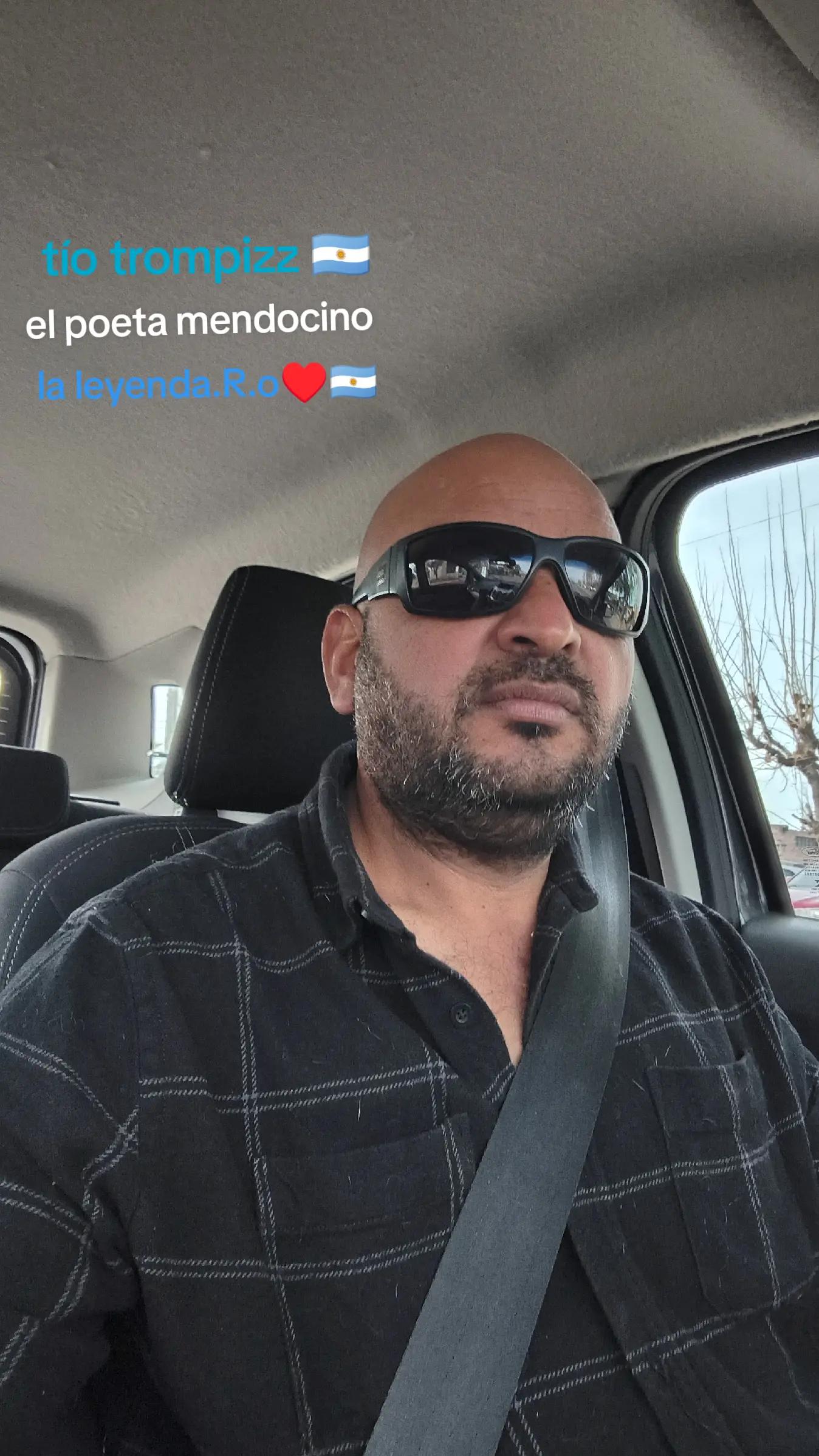 @tío trompizz 🇦🇷 el poeta
