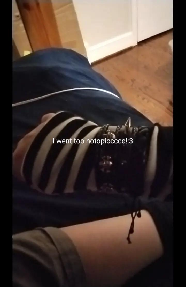 @Gl4vy