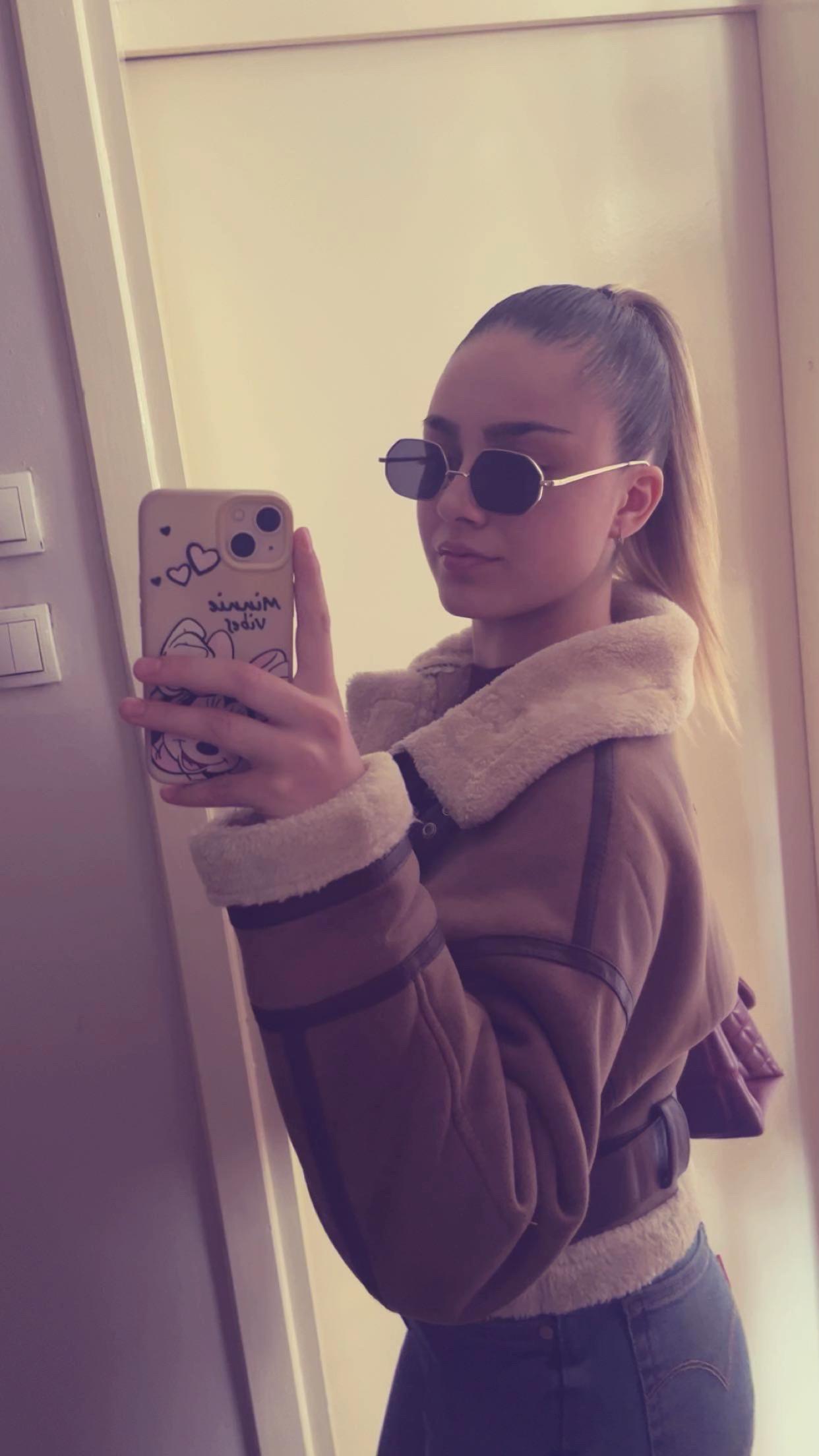 @Andjela