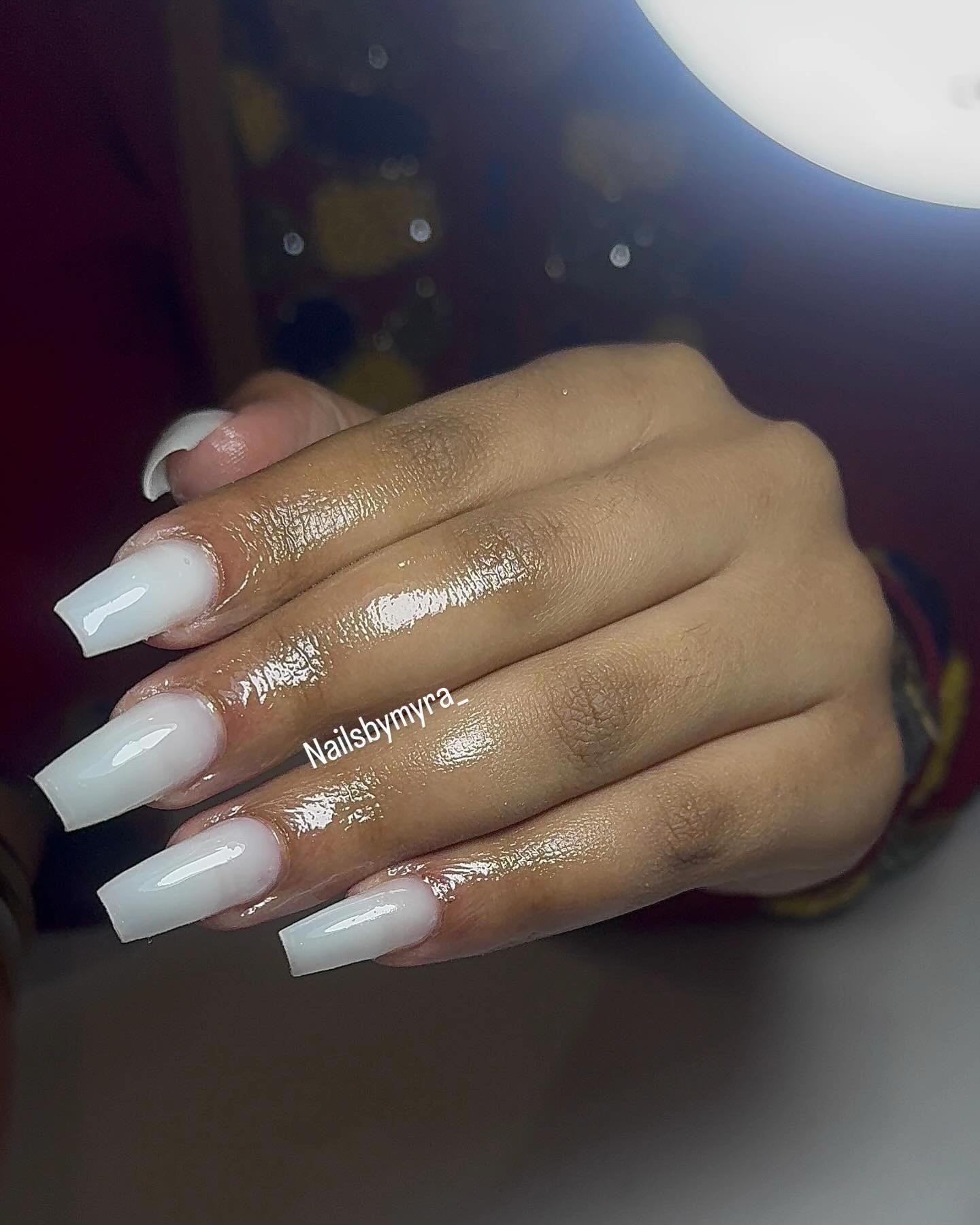 @Nailsbymyra_