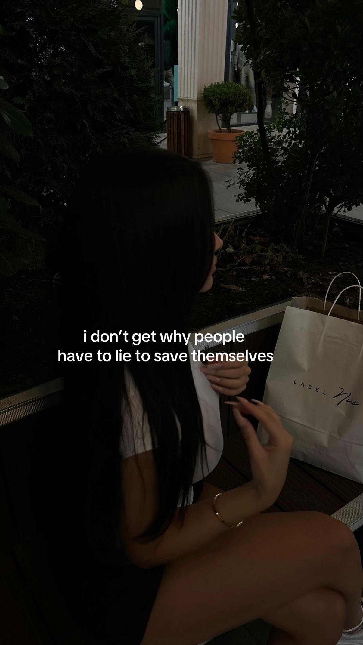 @chloe